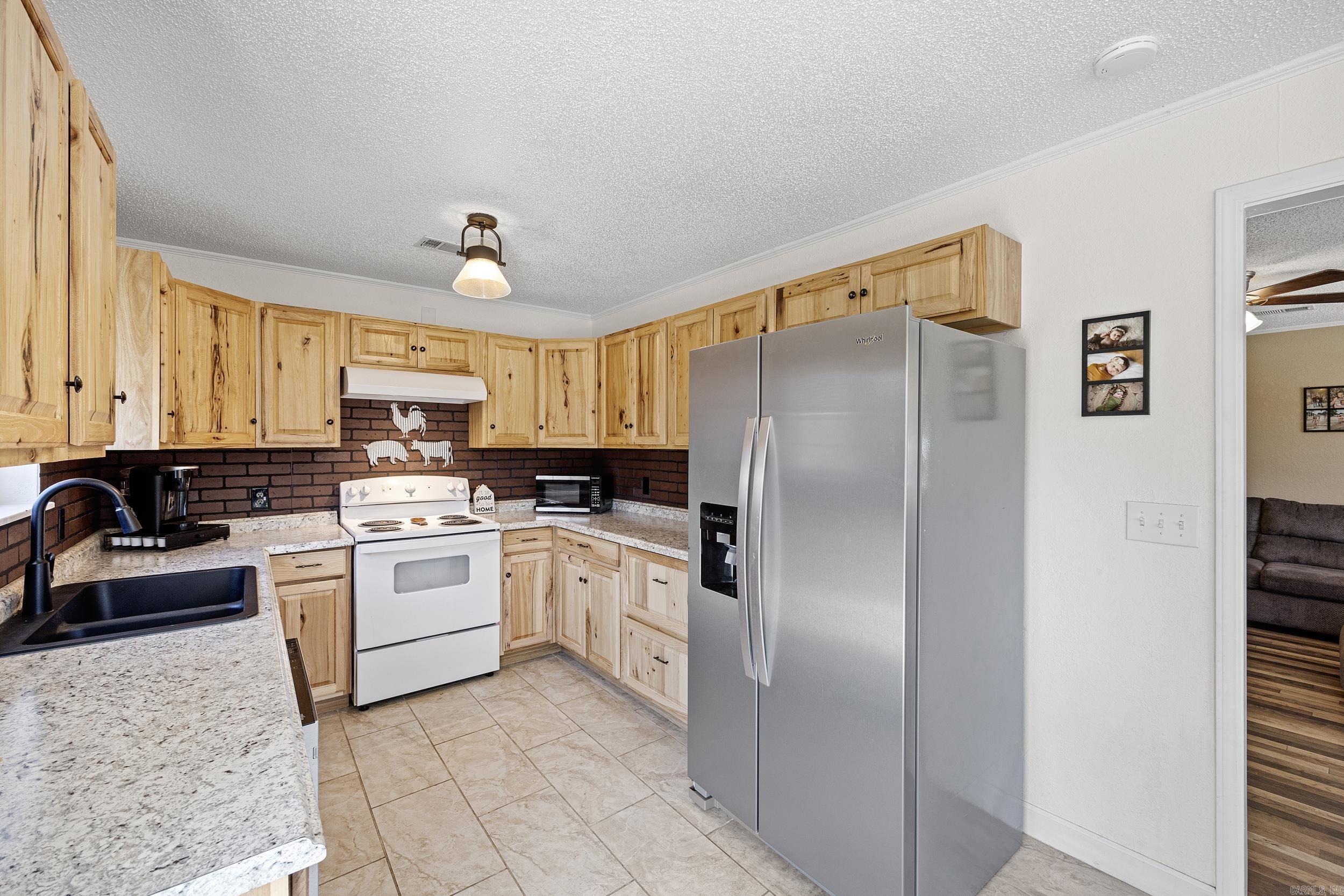 LONDON ACRES - Residential