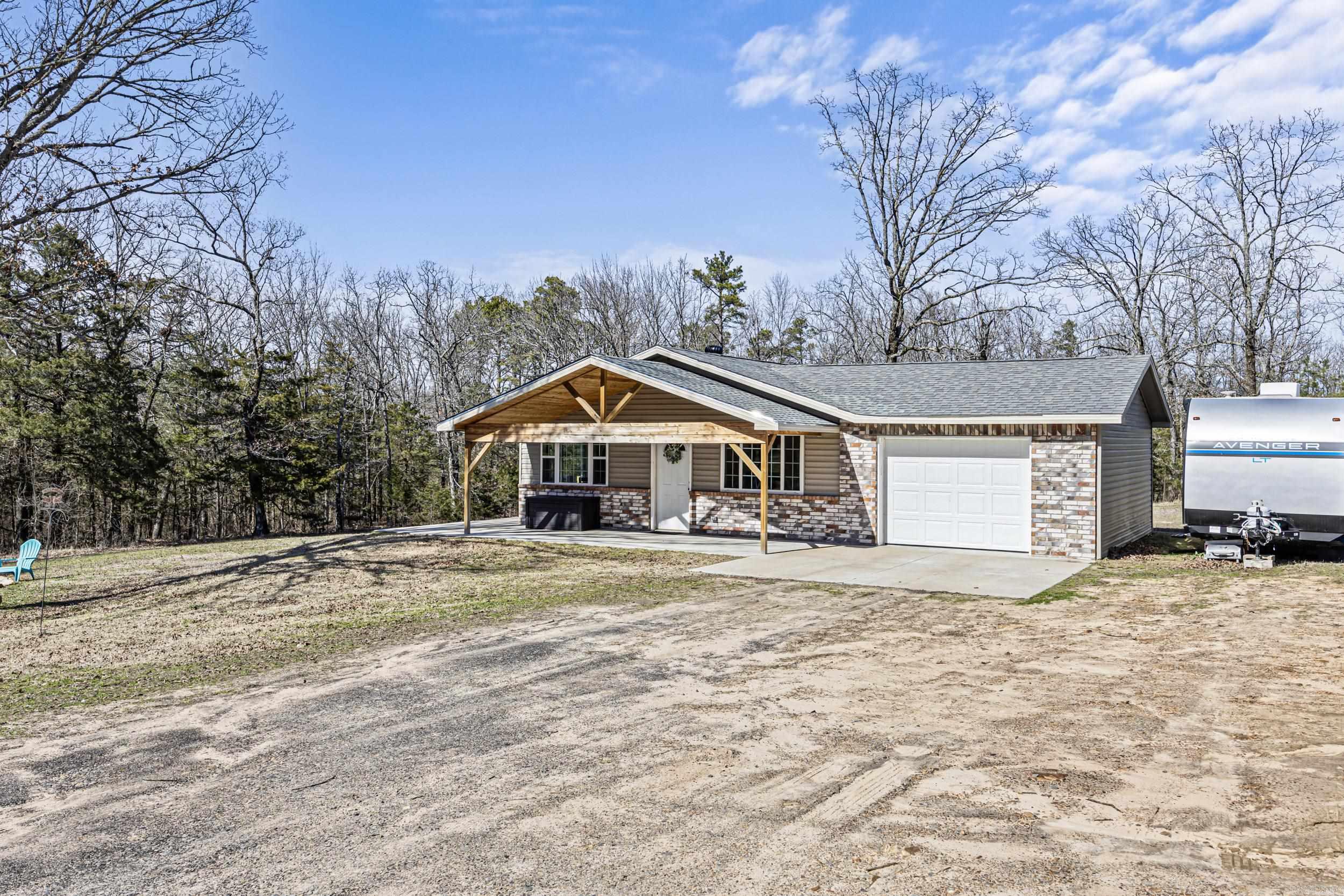 LONDON ACRES - Residential