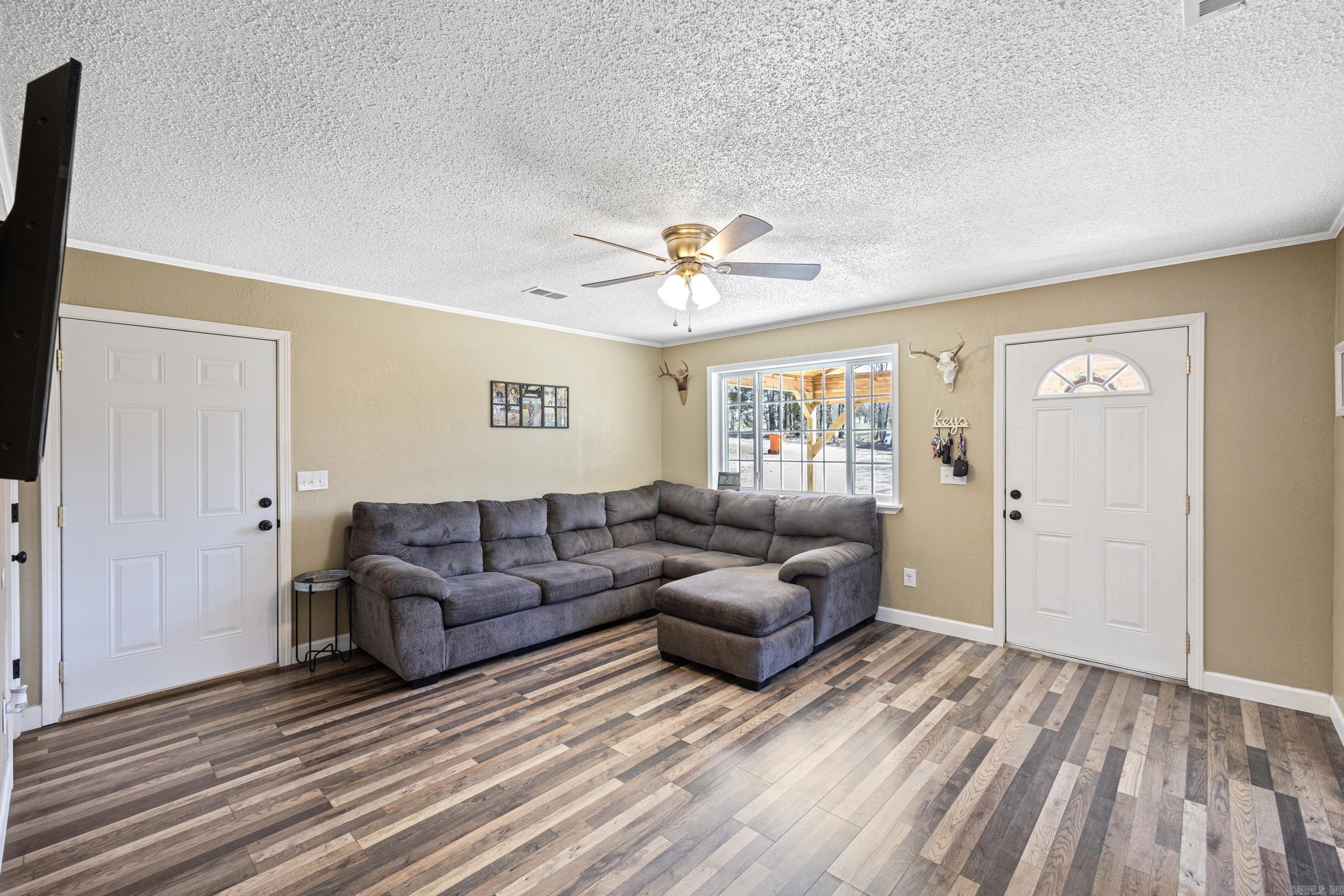 LONDON ACRES - Residential