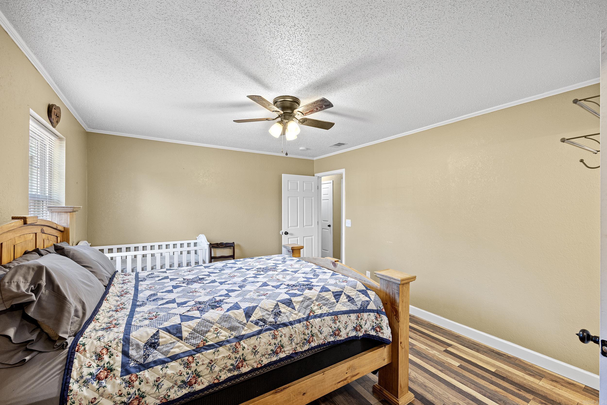 LONDON ACRES - Residential