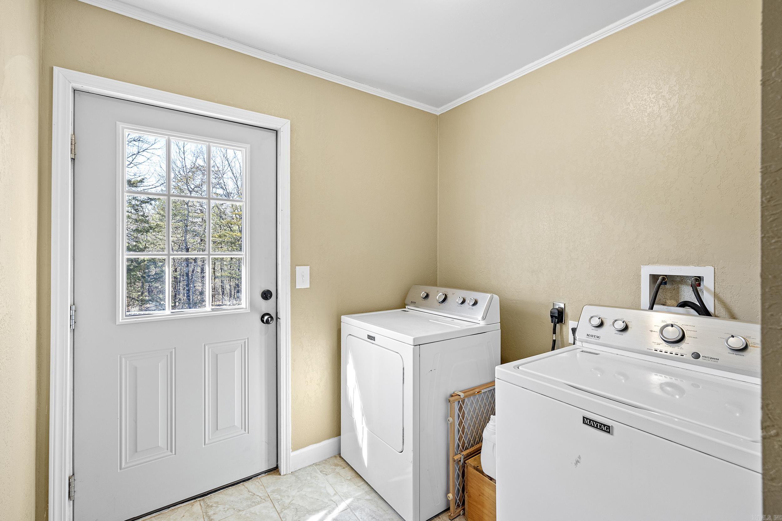 LONDON ACRES - Residential