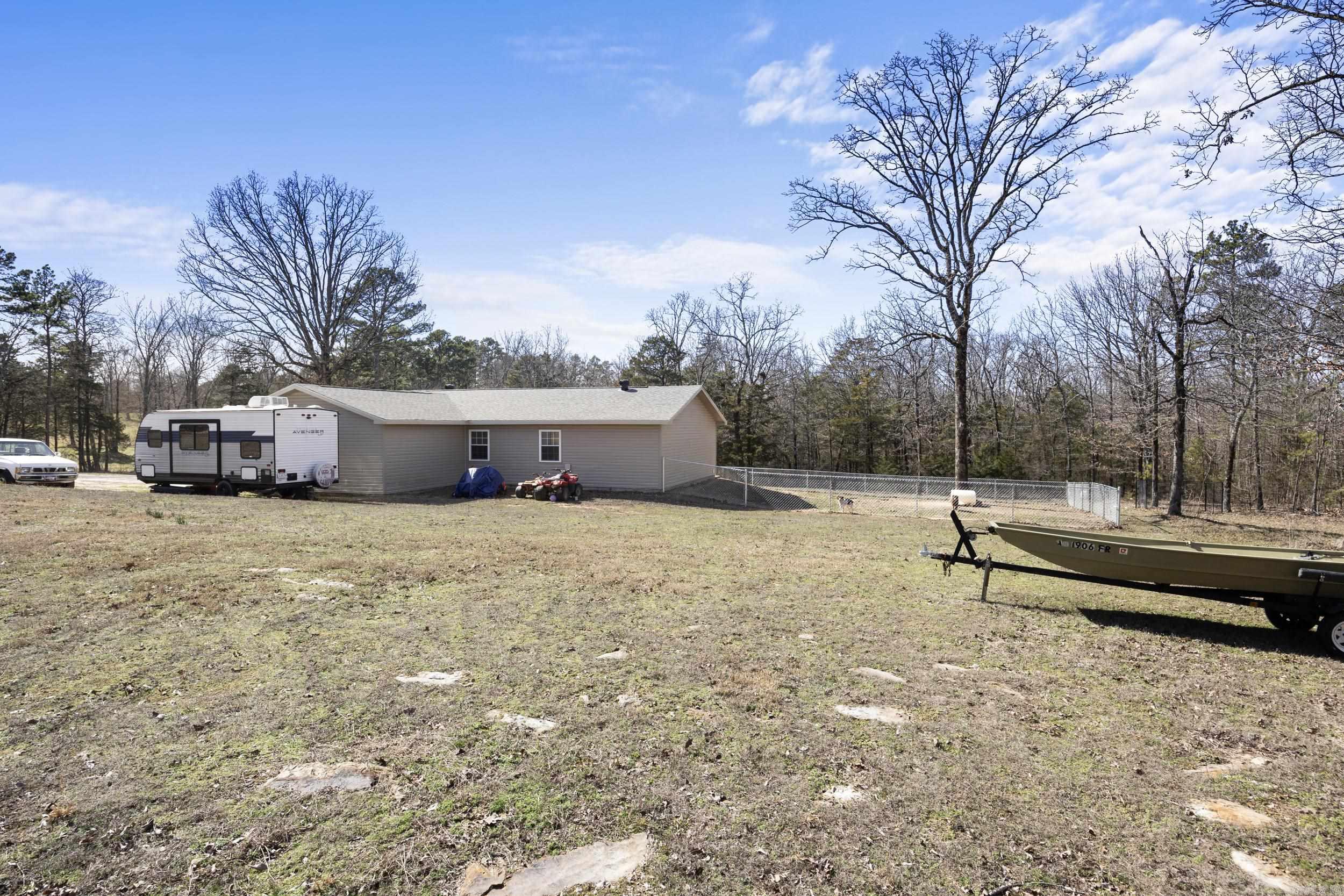 LONDON ACRES - Residential