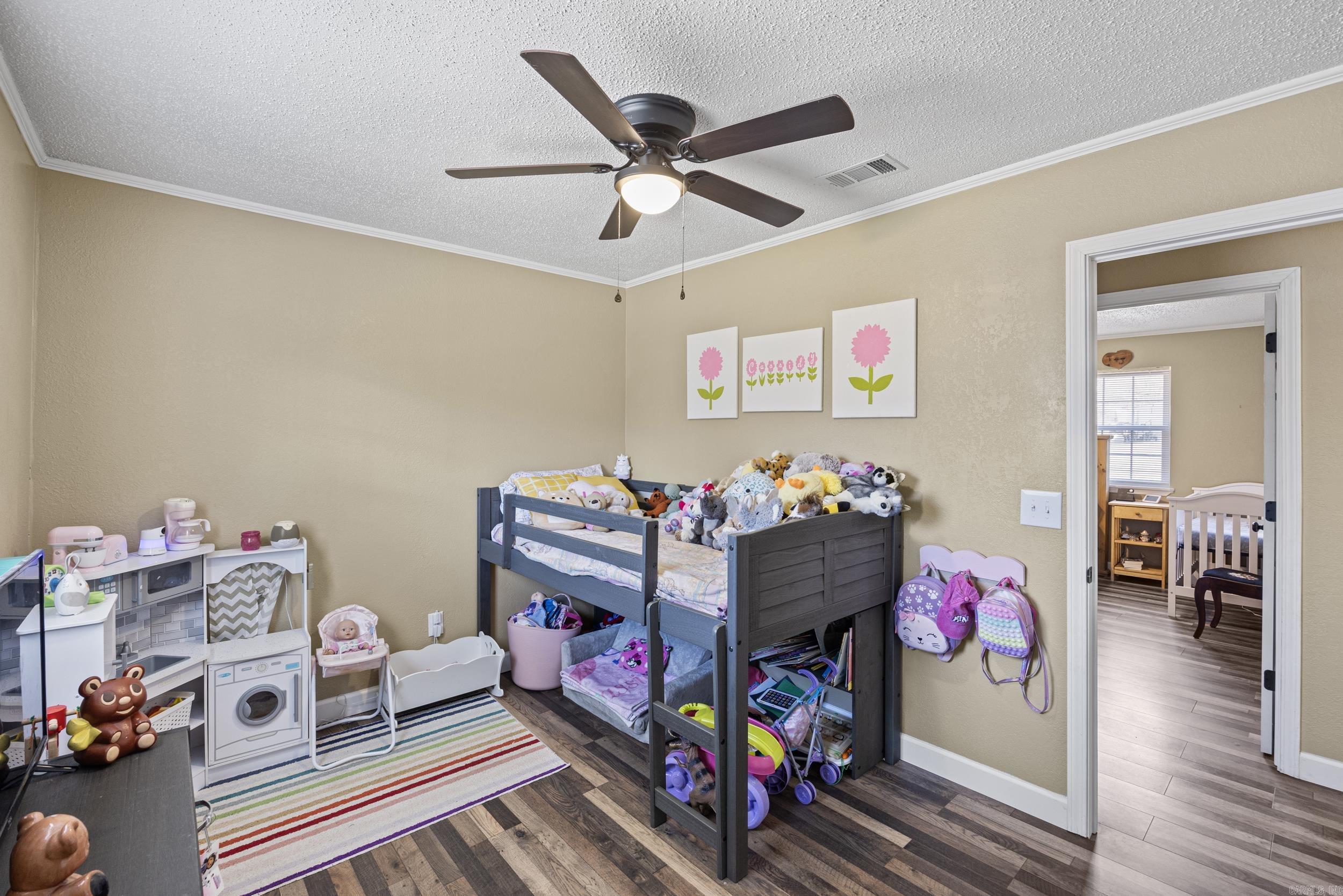 LONDON ACRES - Residential