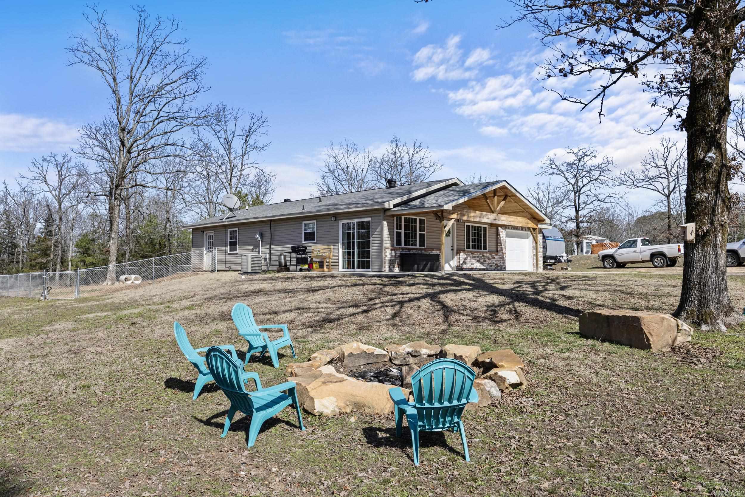 LONDON ACRES - Residential