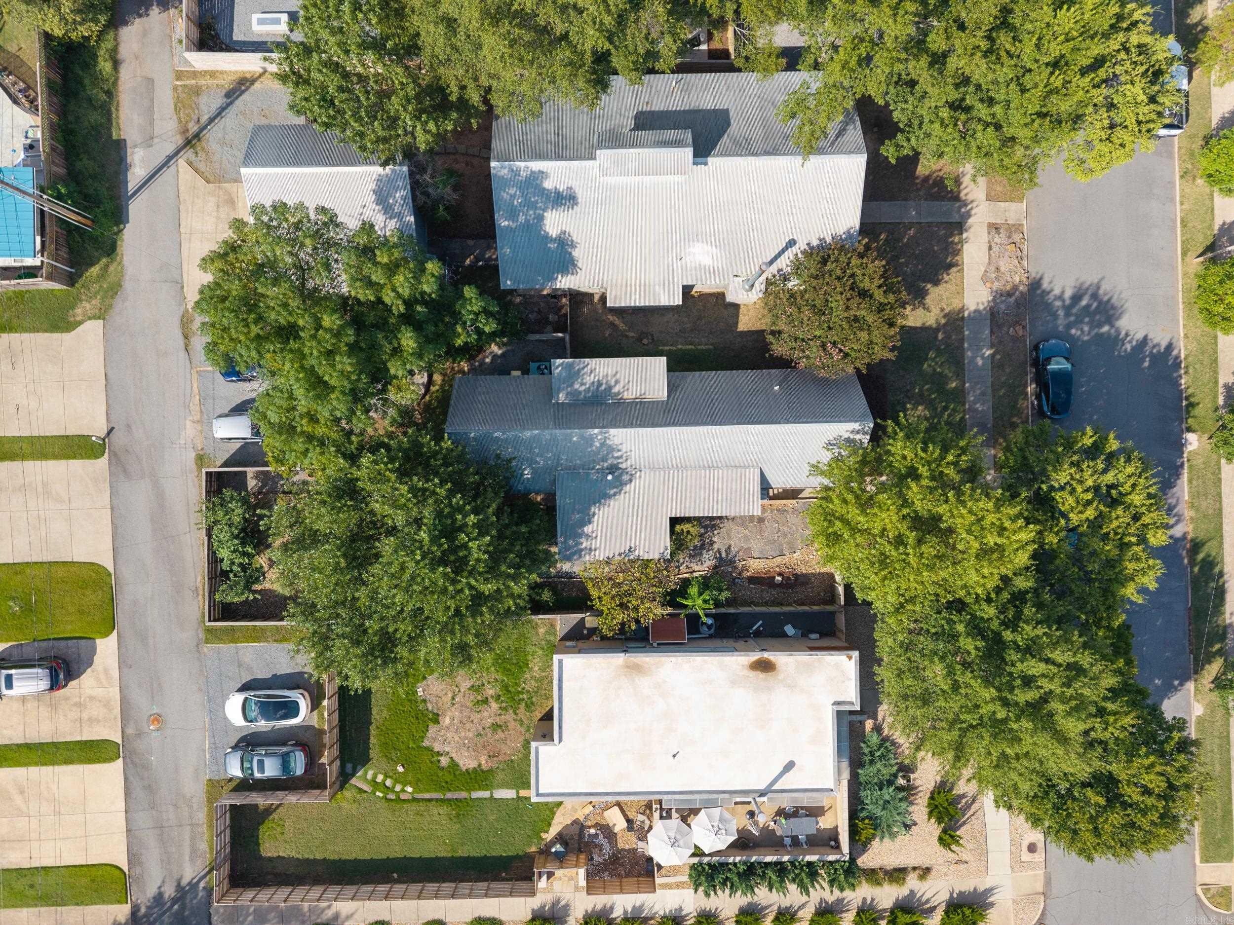 MACARTHUR PLACE ORIGINAL CITY OF - Residential