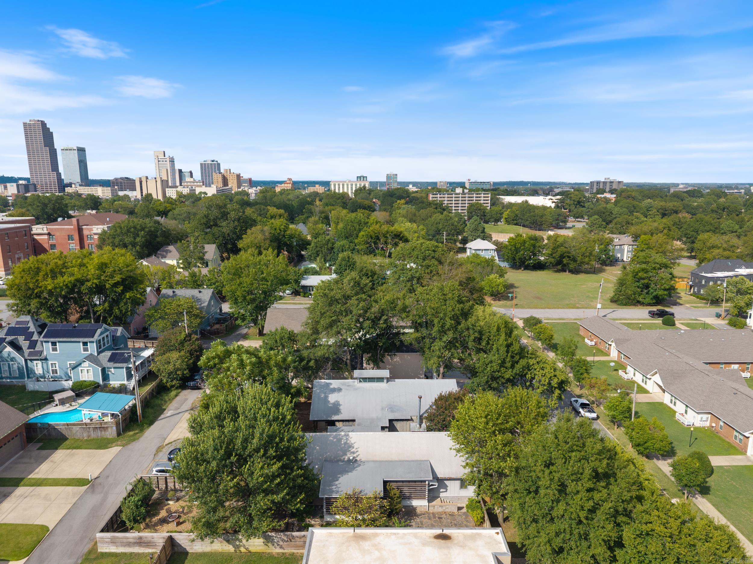 MACARTHUR PLACE ORIGINAL CITY OF - Residential