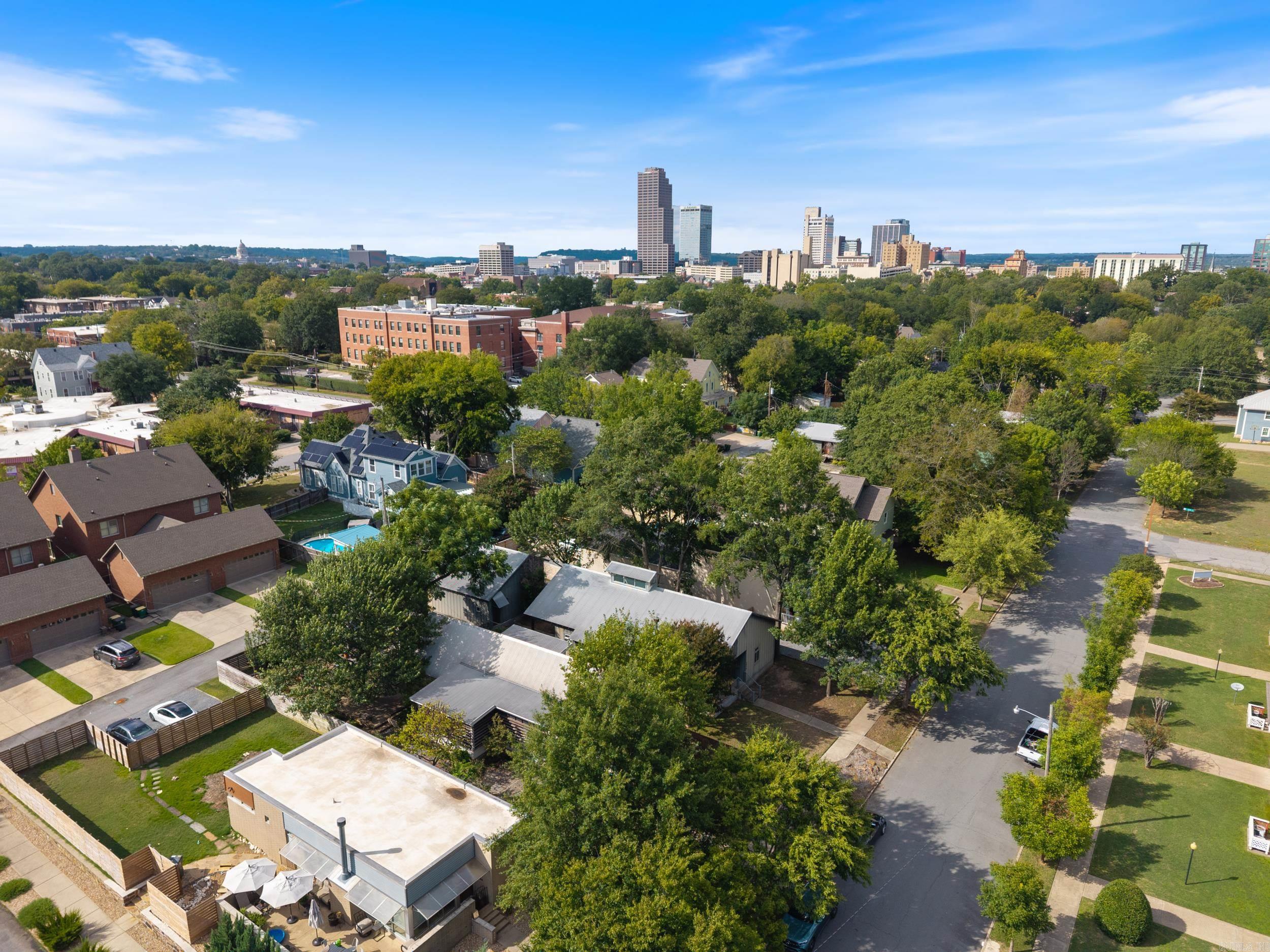 MACARTHUR PLACE ORIGINAL CITY OF - Residential