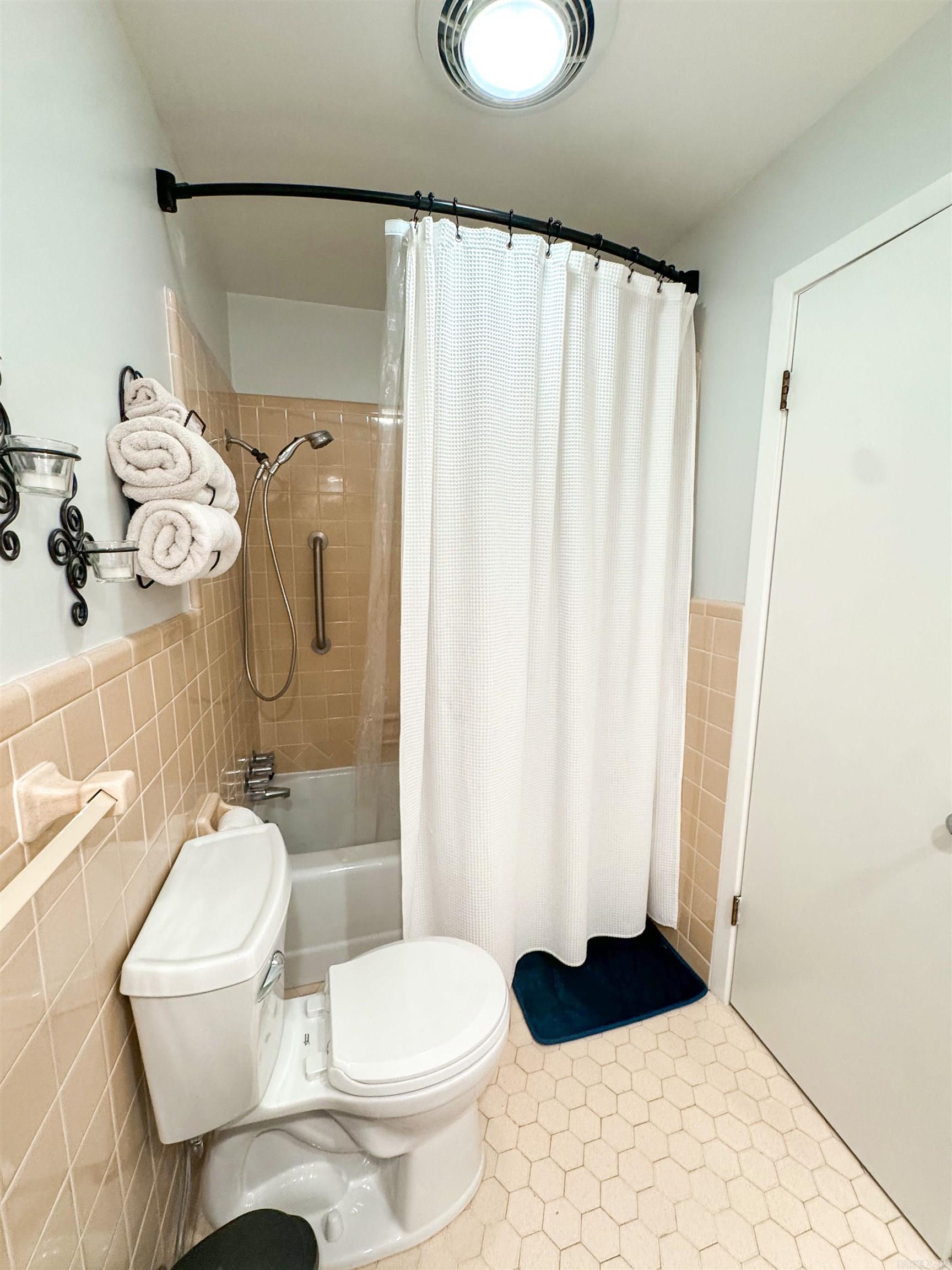 LAMBERT TERRACE - Residential