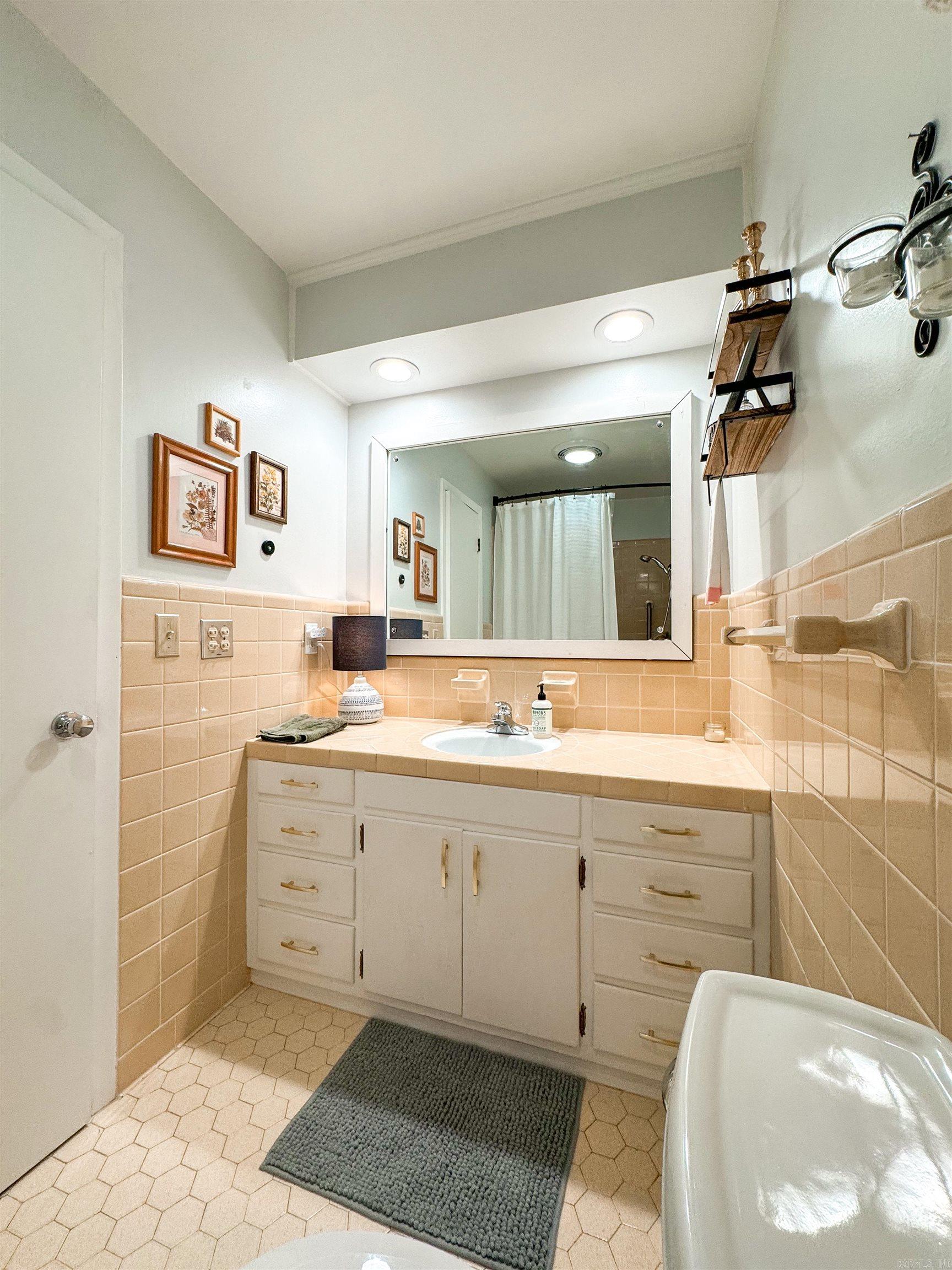 LAMBERT TERRACE - Residential