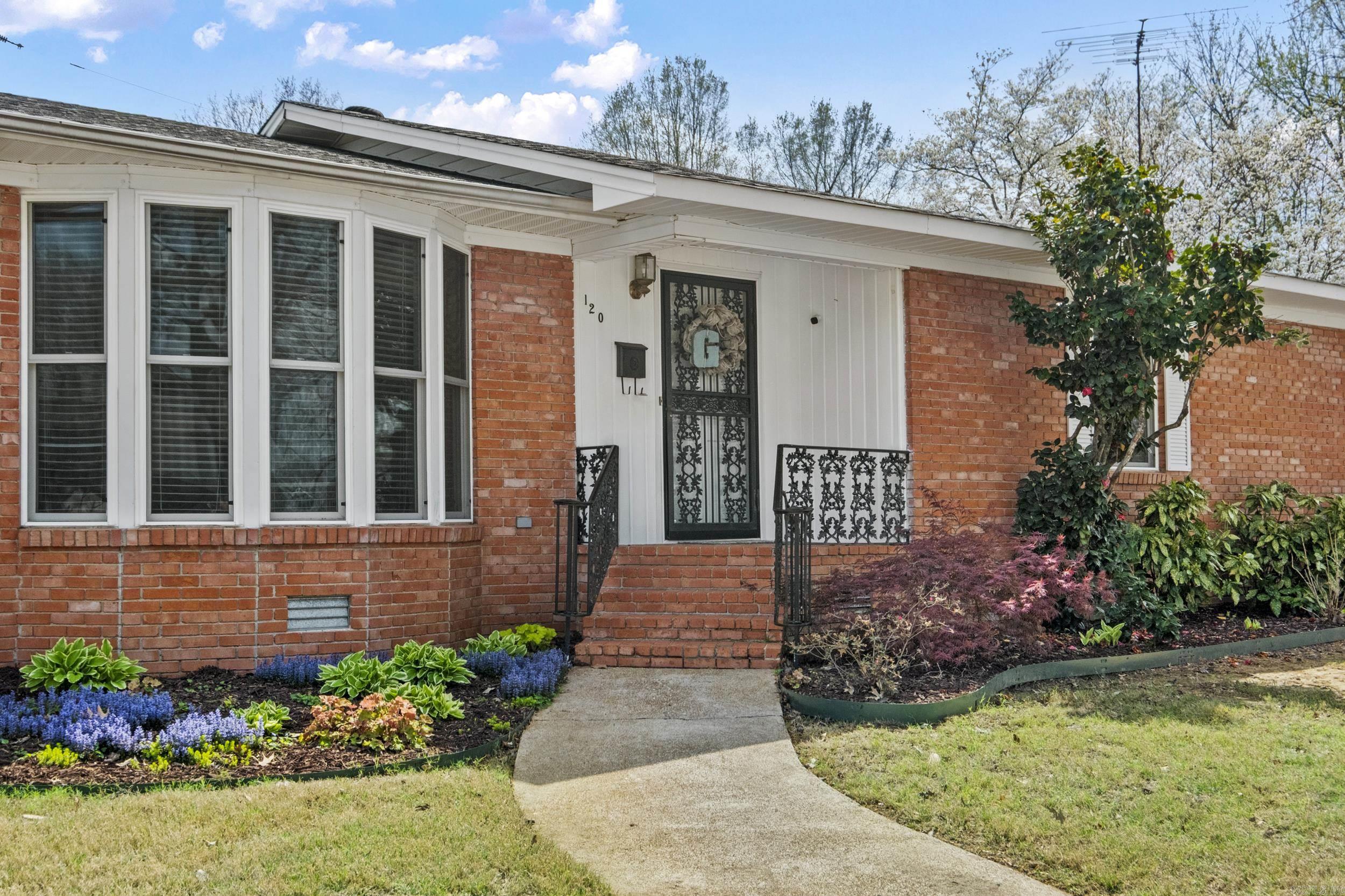 LAMBERT TERRACE - Residential