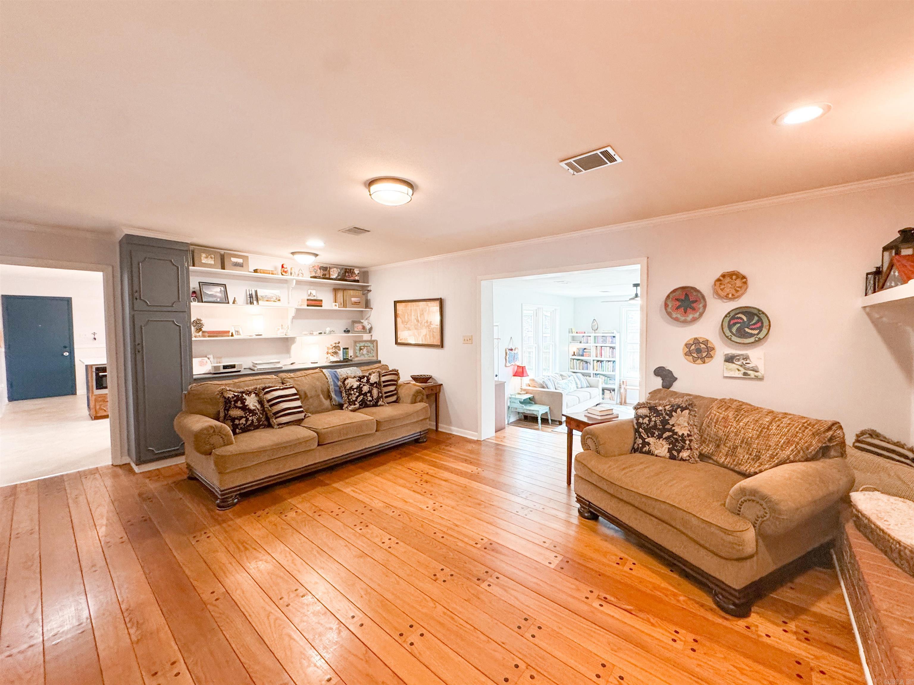 LAMBERT TERRACE - Residential