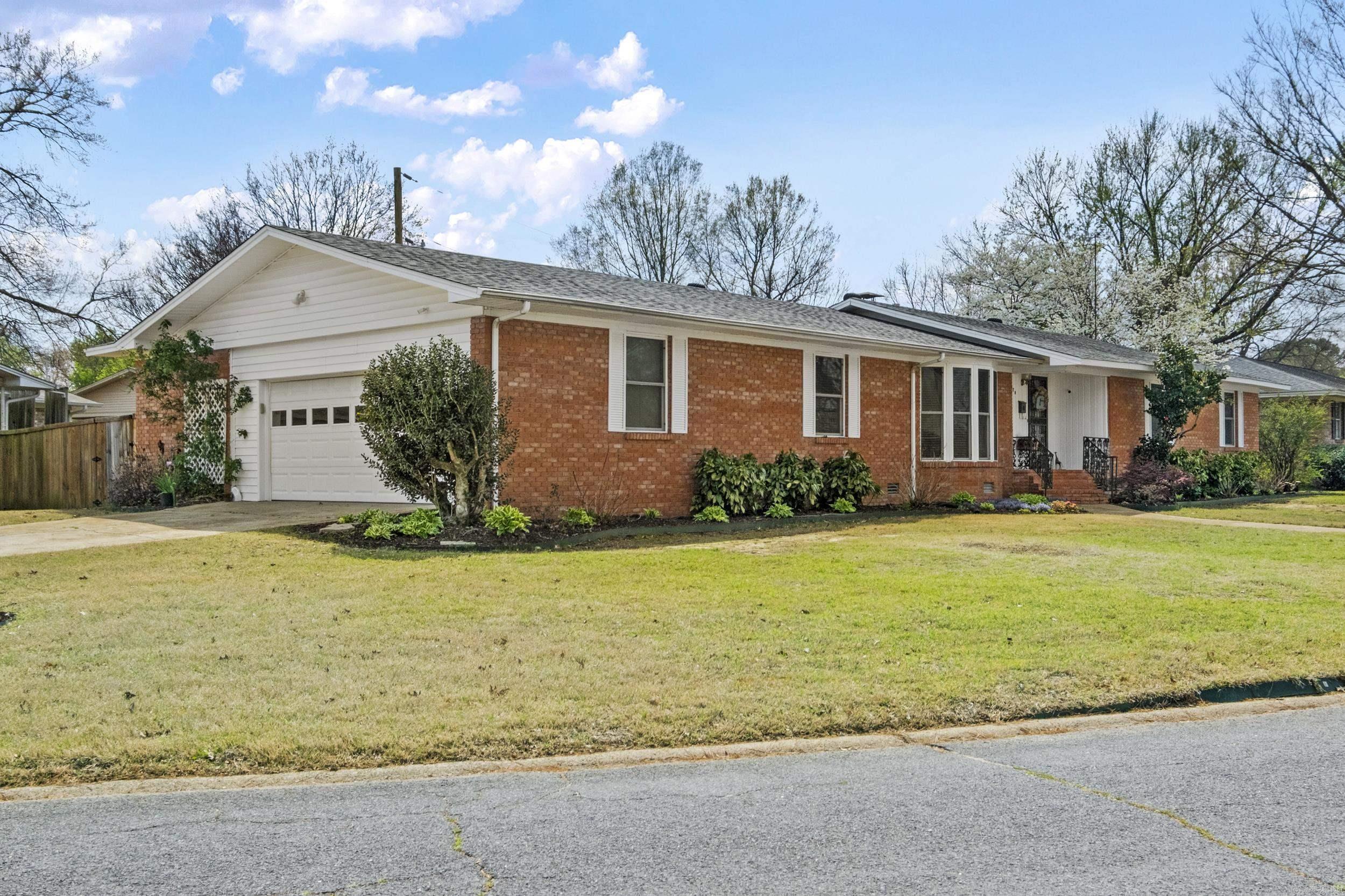 LAMBERT TERRACE - Residential