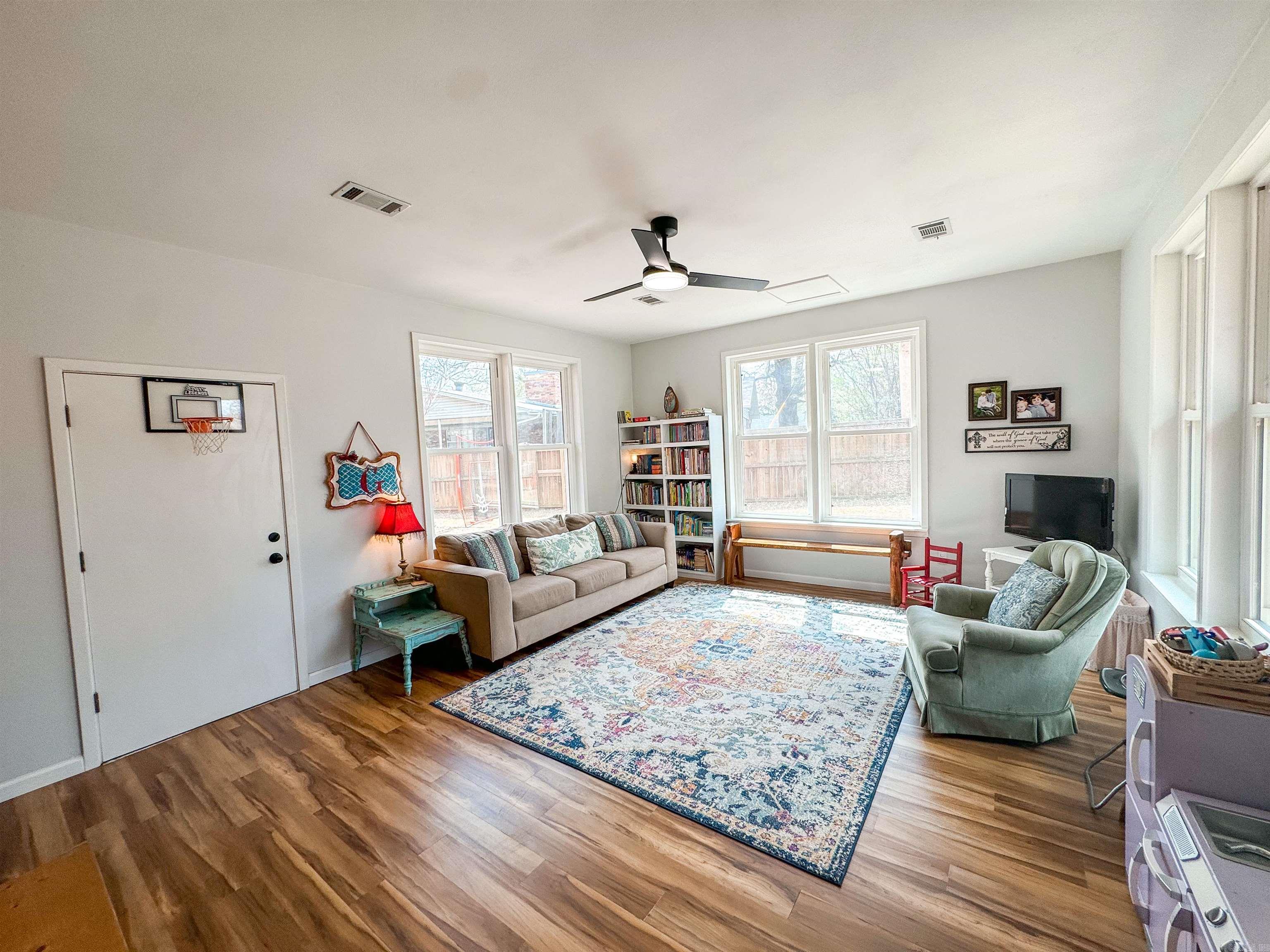 LAMBERT TERRACE - Residential