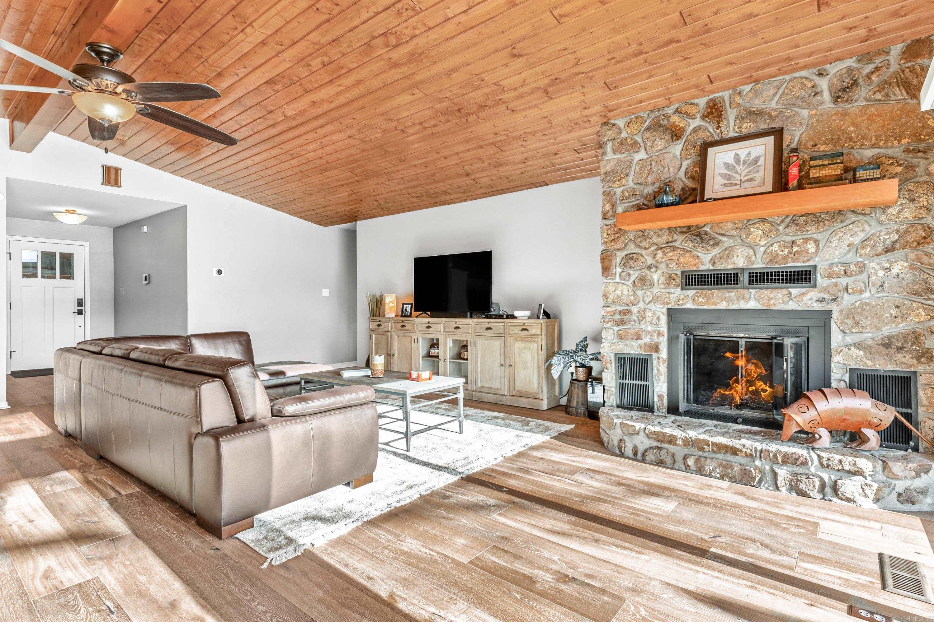 HAMILTON HILLS - Residential