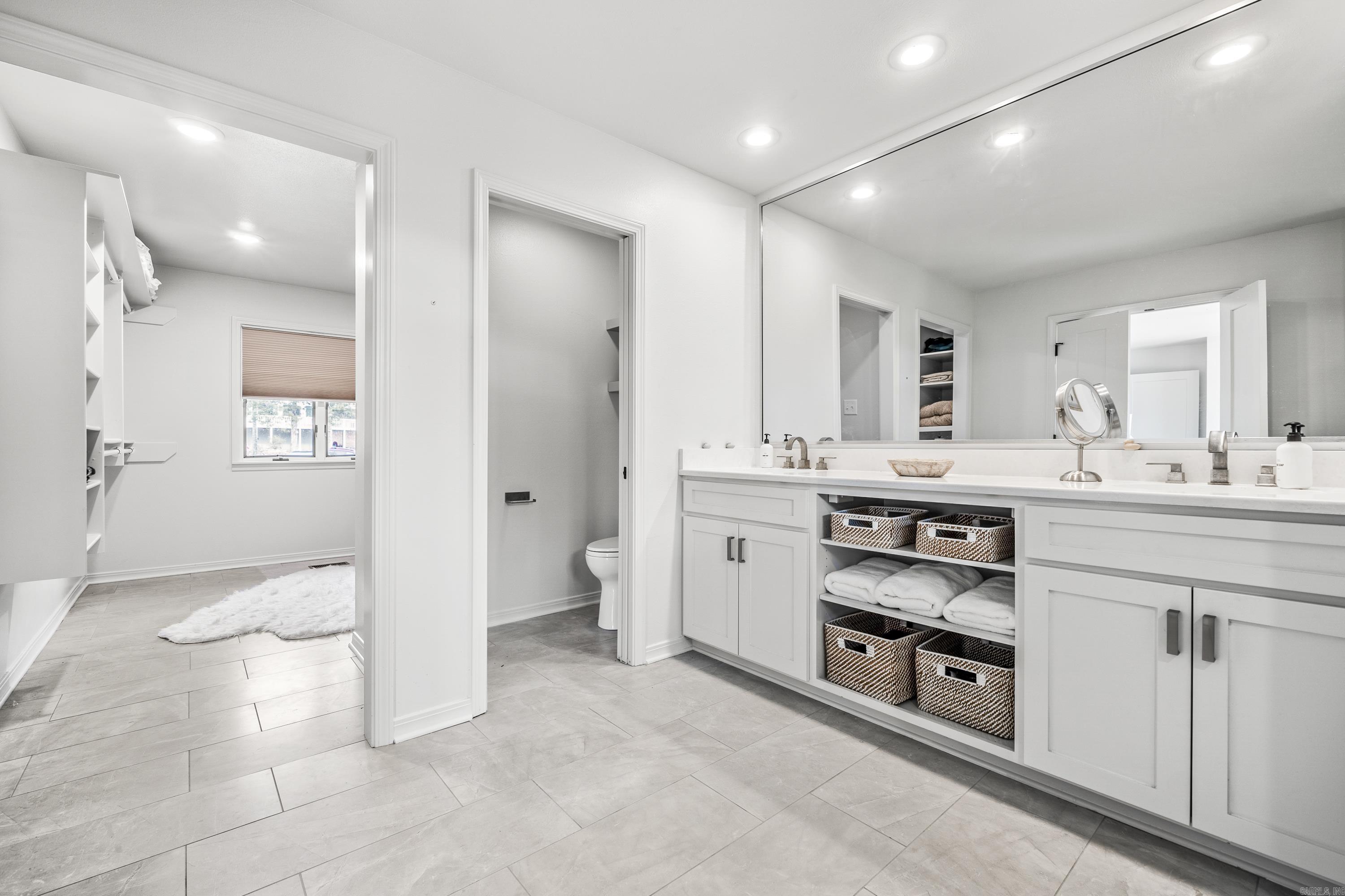 HAMILTON HILLS - Residential