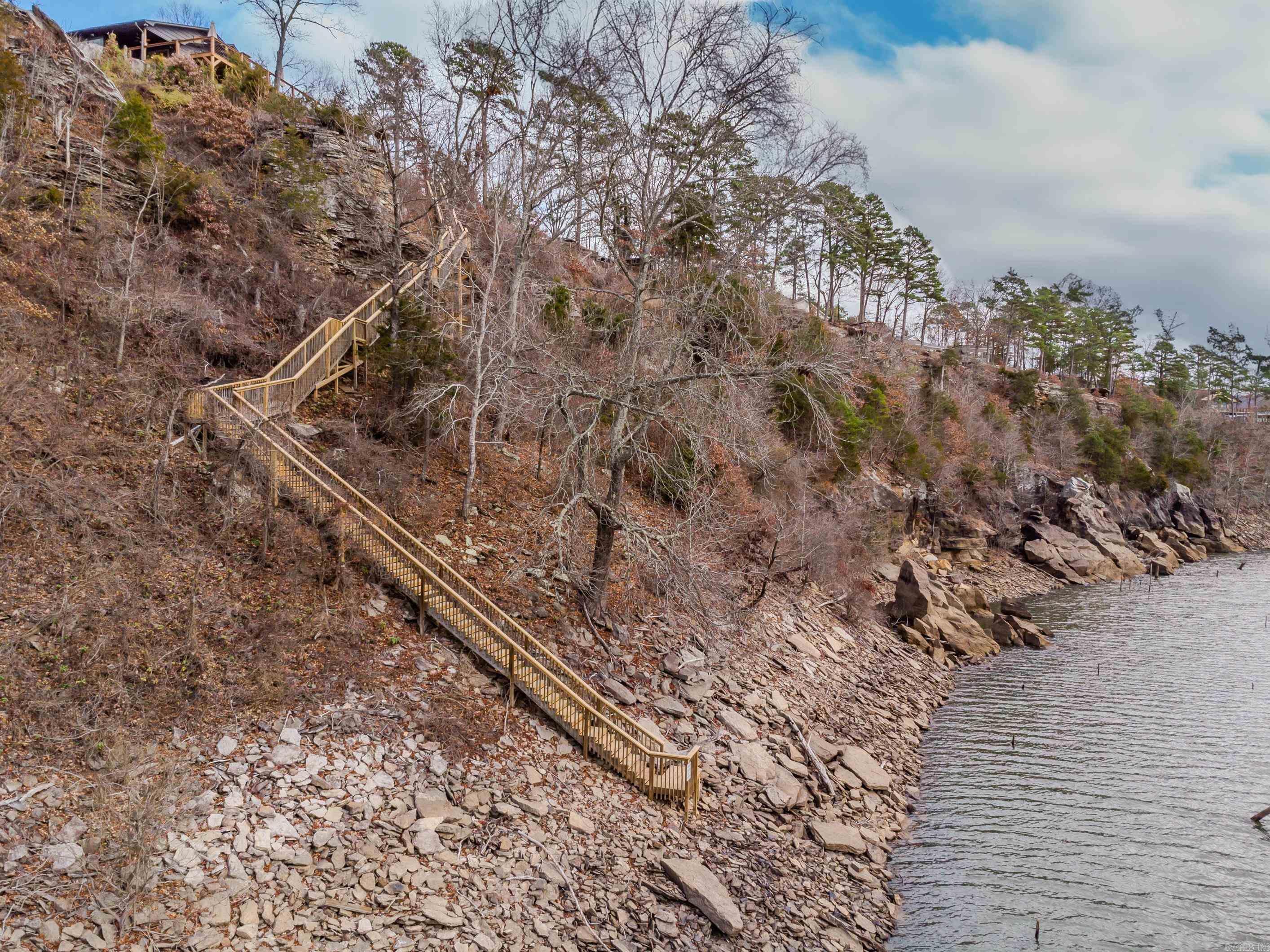 HAMILTON HILLS - Residential