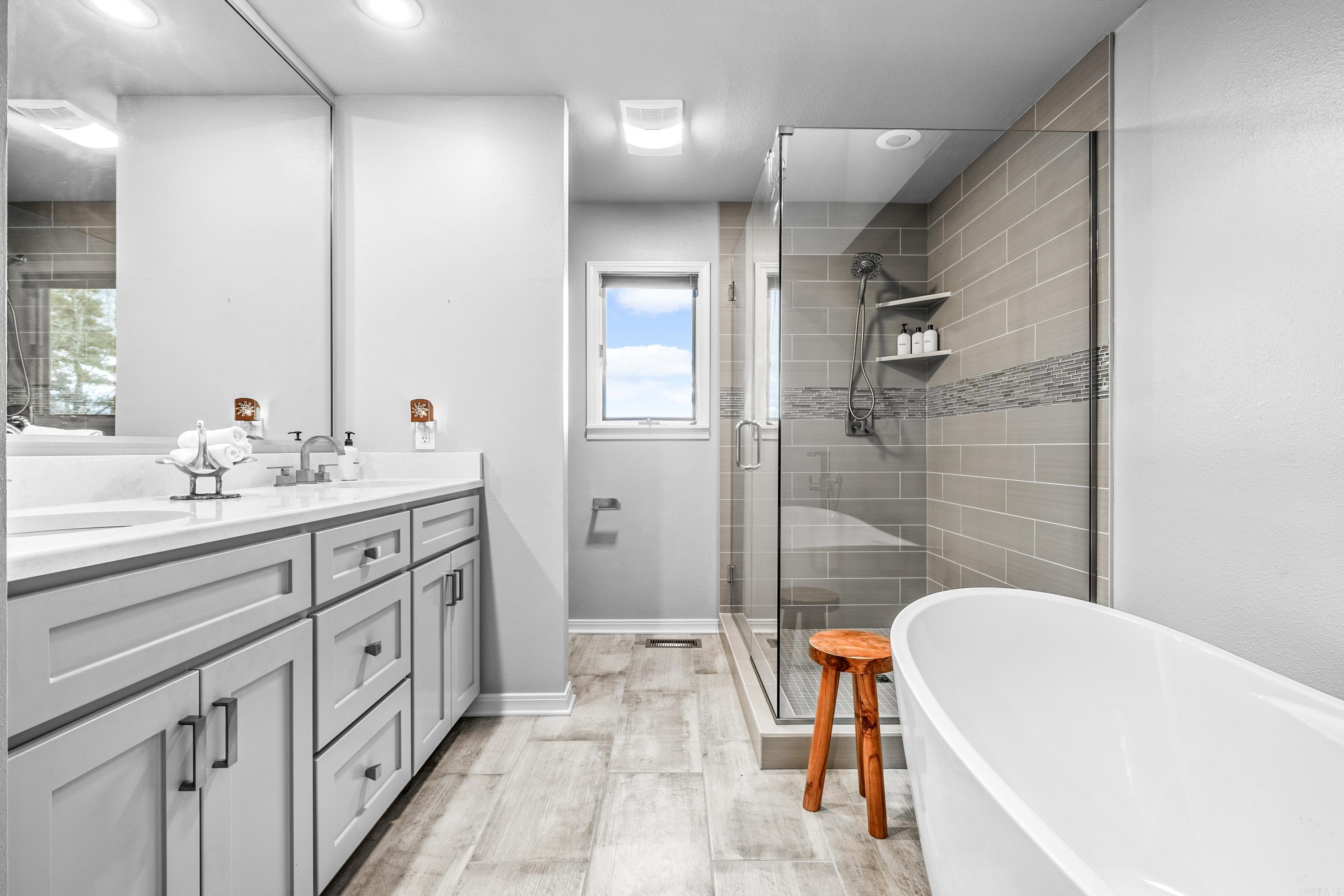 HAMILTON HILLS - Residential