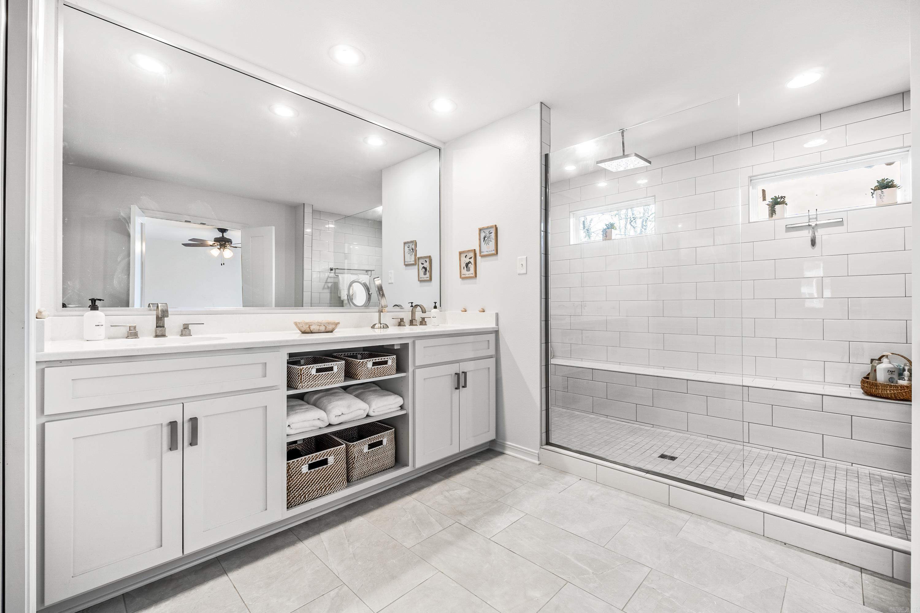 HAMILTON HILLS - Residential