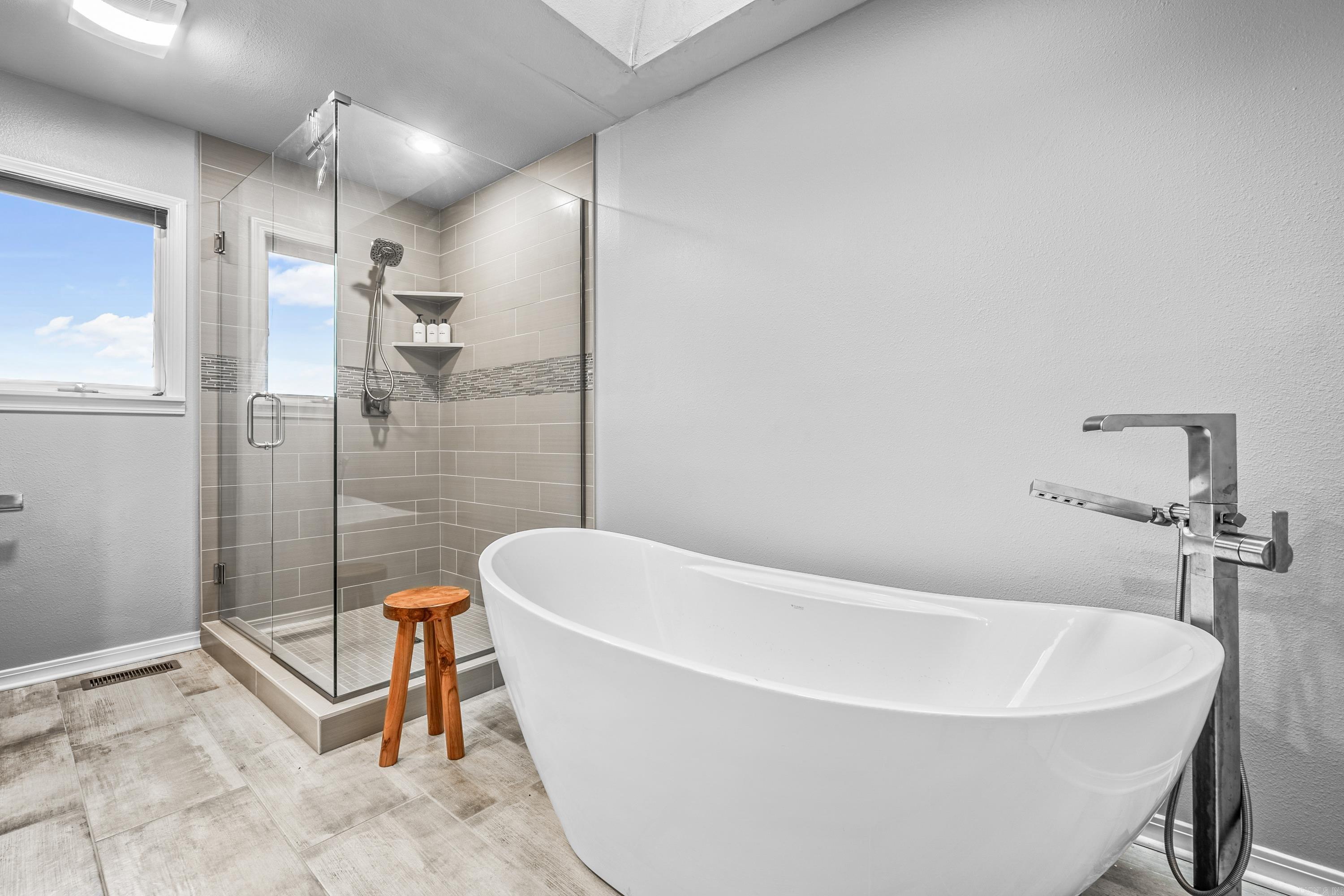 HAMILTON HILLS - Residential