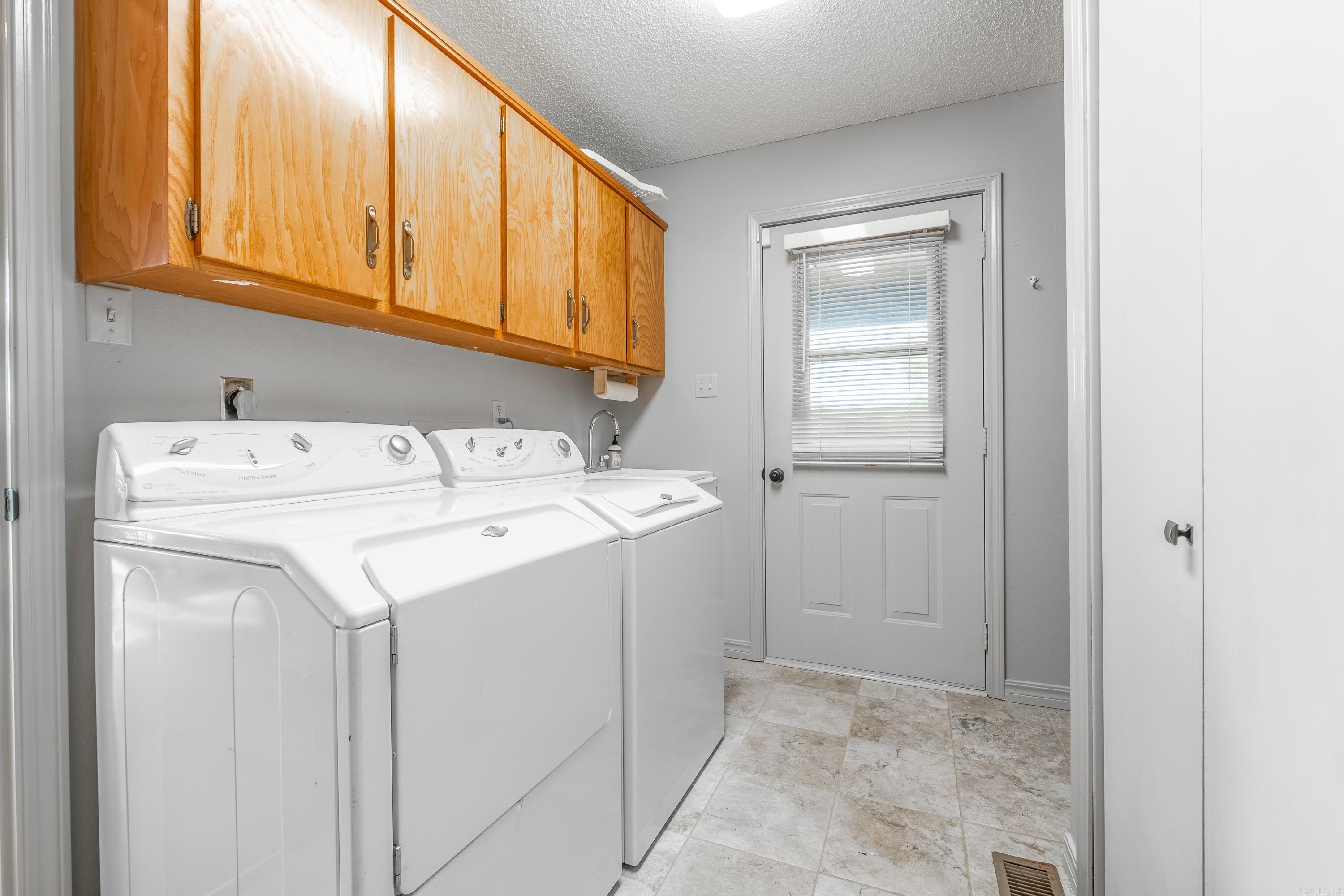 HAMILTON HILLS - Residential