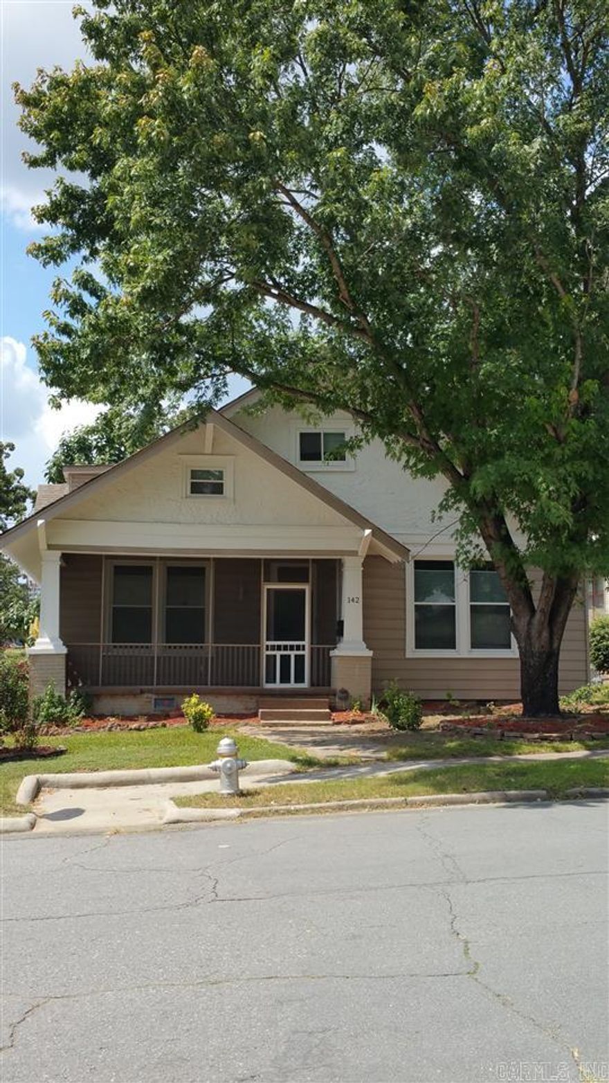 See show/Agent remarks.  Furnshed fridge, elec range, micro/vent, d/w, disposal, granite. LR/DR 11ft custom craftsman ceilings, butler's pantry. No Smoking! Includes CH/A, fans,walk in closets, LOTS storage, gas fireplace,wood/ceramic/carpet, blinds, sky tubes, foyer, bonus room, fenced w/patio,screened porch,12x20 building/workbench. W/D PROVIDED. Convenient: I-630, ACH, St Vincent/VA/UAMS   NO CATS, outside dogs if requirements are met. $200 NonRefundable Fee