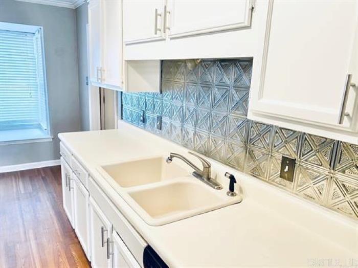 ANDOVER SQUARE - Residential