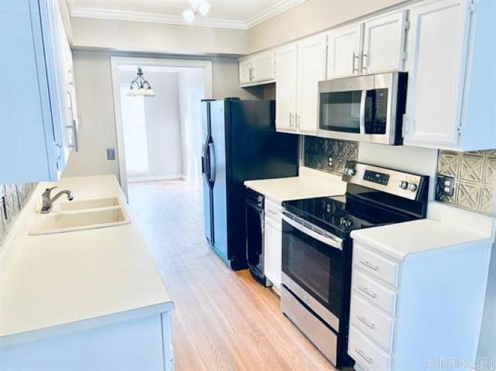 ANDOVER SQUARE - Residential