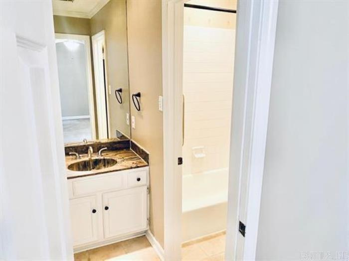 ANDOVER SQUARE - Residential