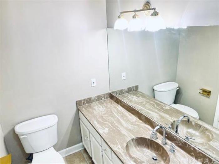 ANDOVER SQUARE - Residential