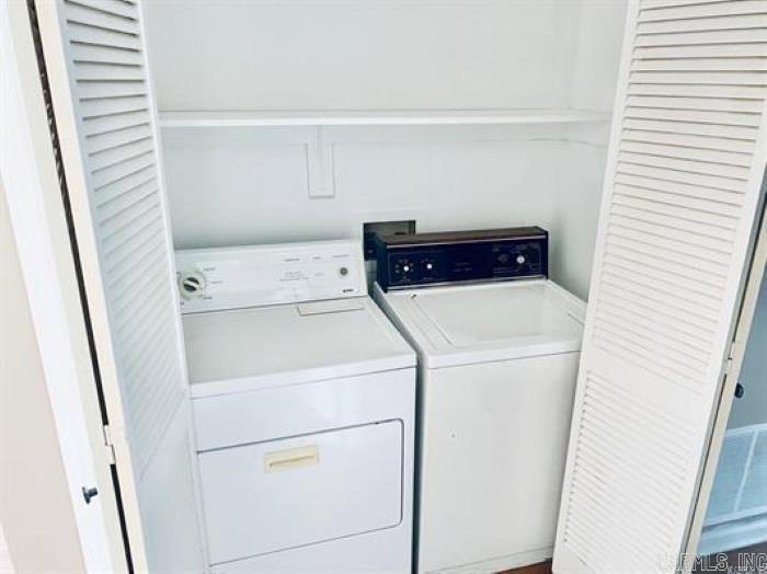 ANDOVER SQUARE - Residential