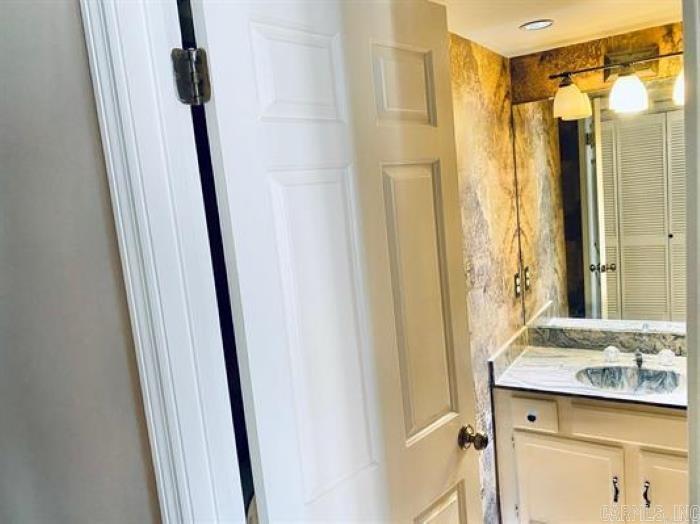 ANDOVER SQUARE - Residential