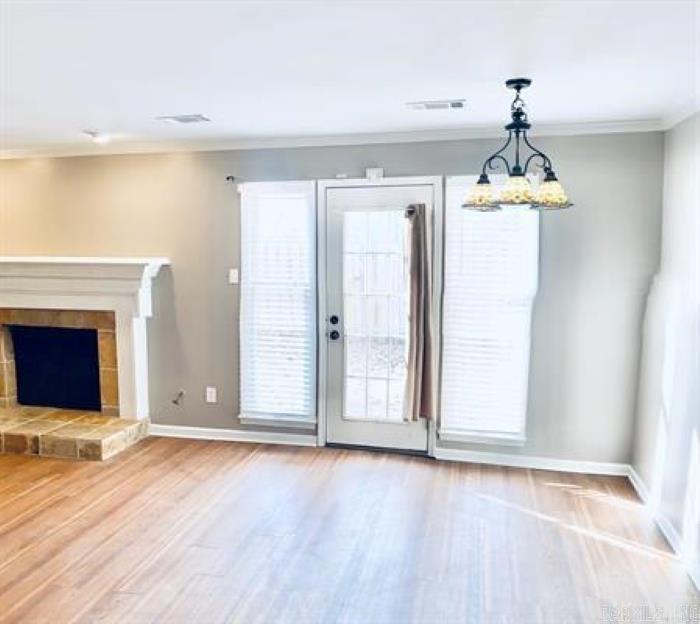 ANDOVER SQUARE - Residential