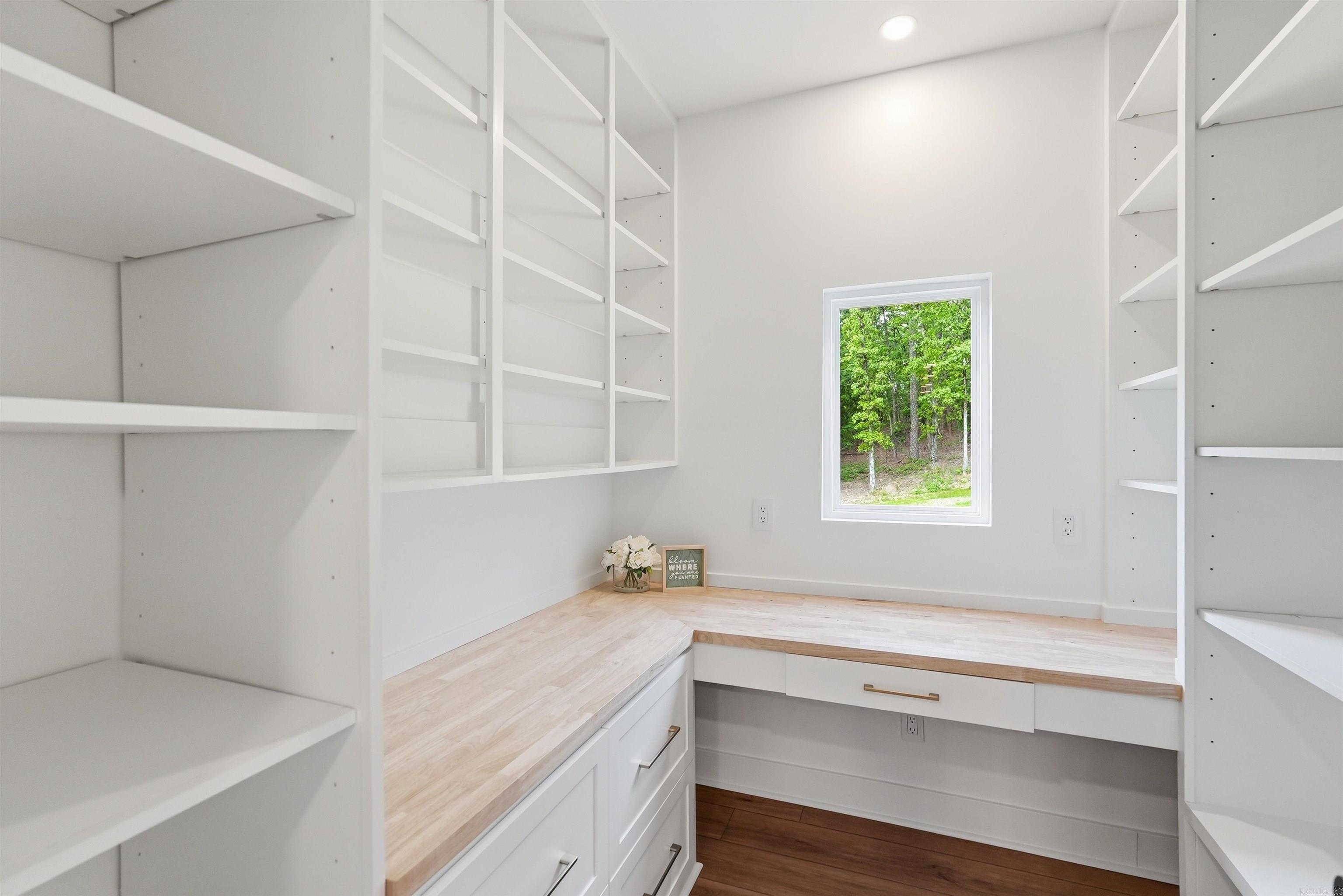 SAN VEST PROP - Residential