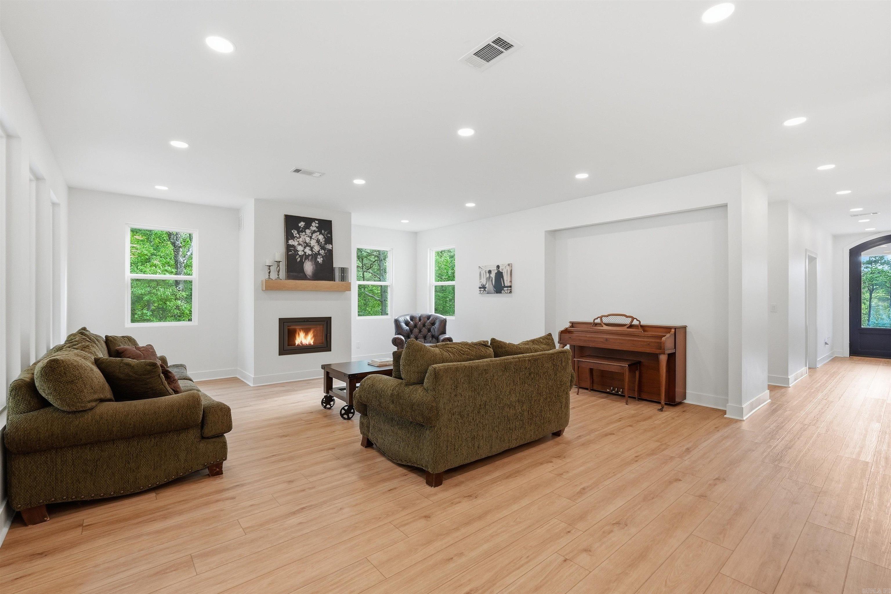 SAN VEST PROP - Residential