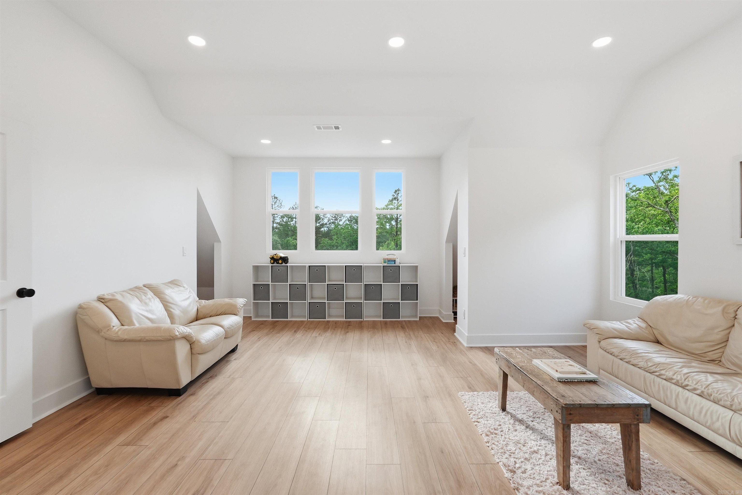 SAN VEST PROP - Residential