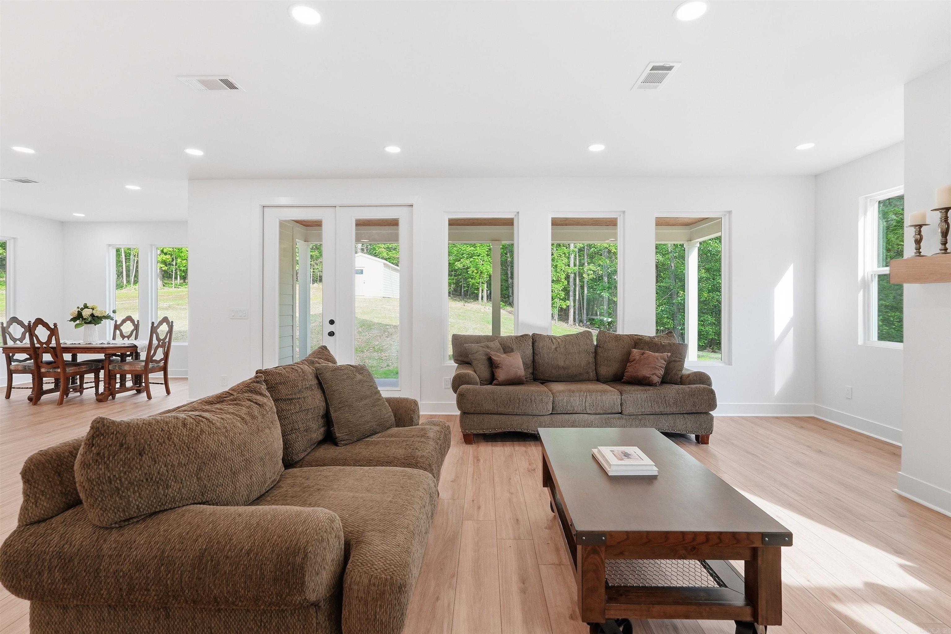 SAN VEST PROP - Residential