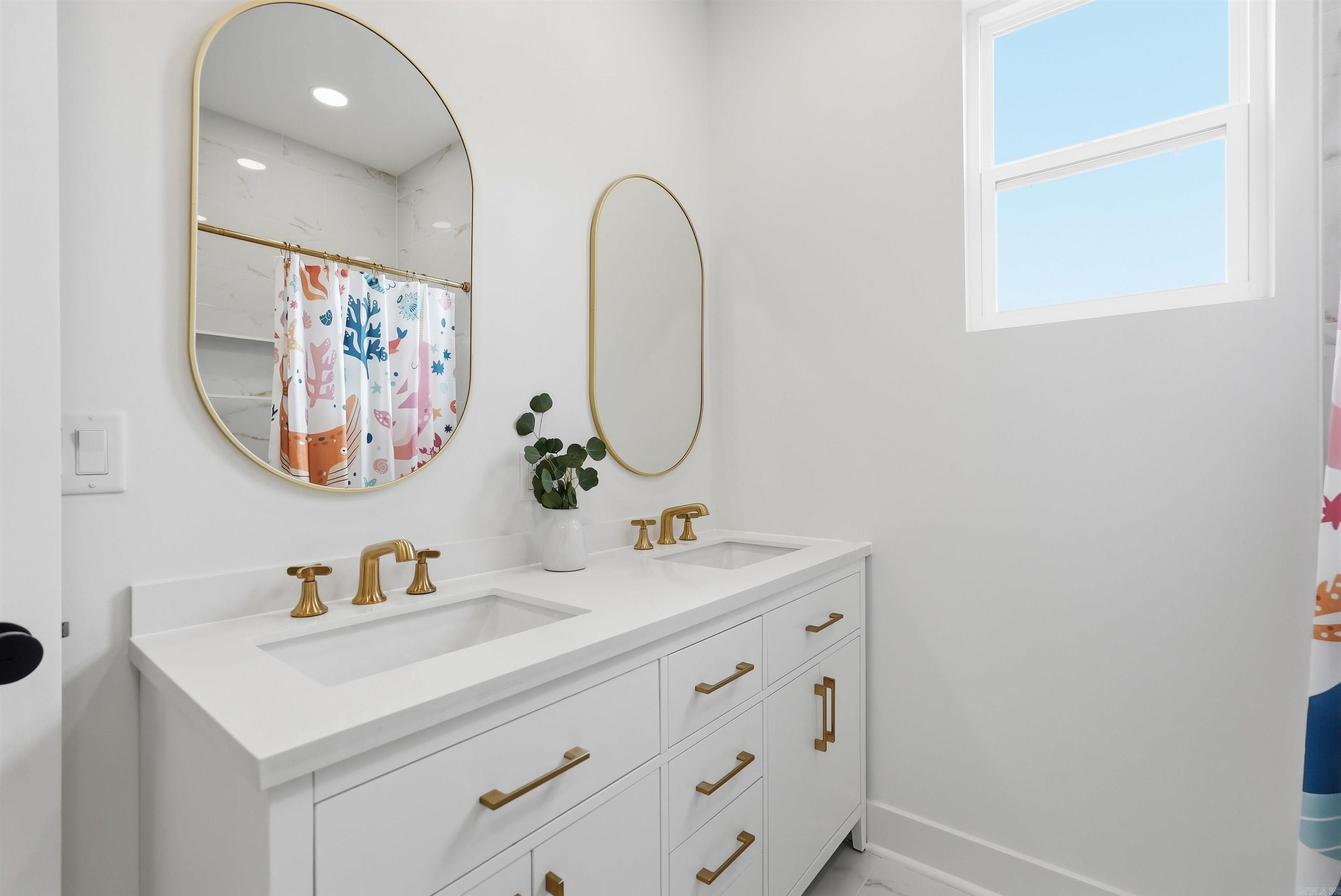 SAN VEST PROP - Residential