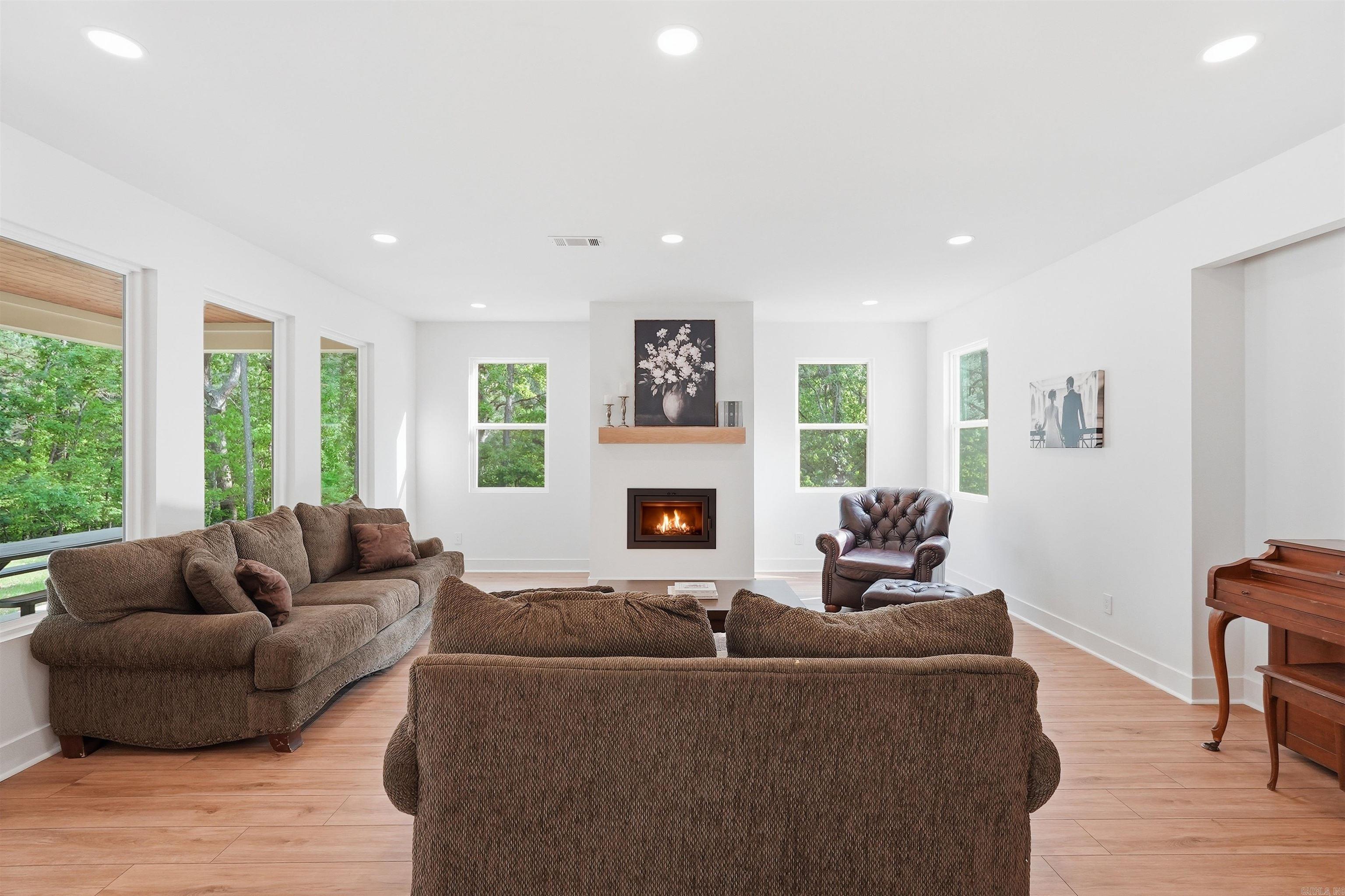 SAN VEST PROP - Residential