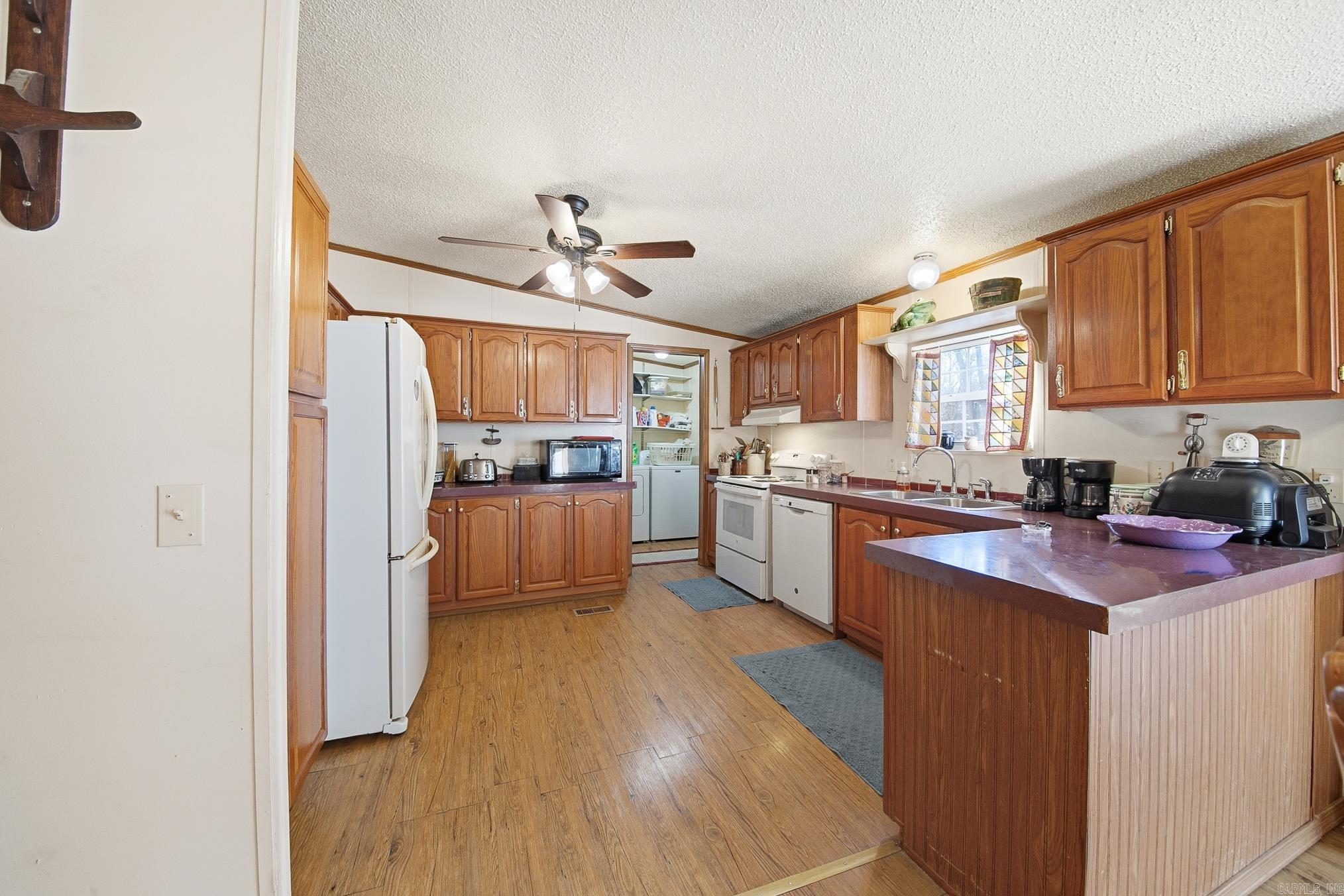 BAYOU METO PLACE - Residential