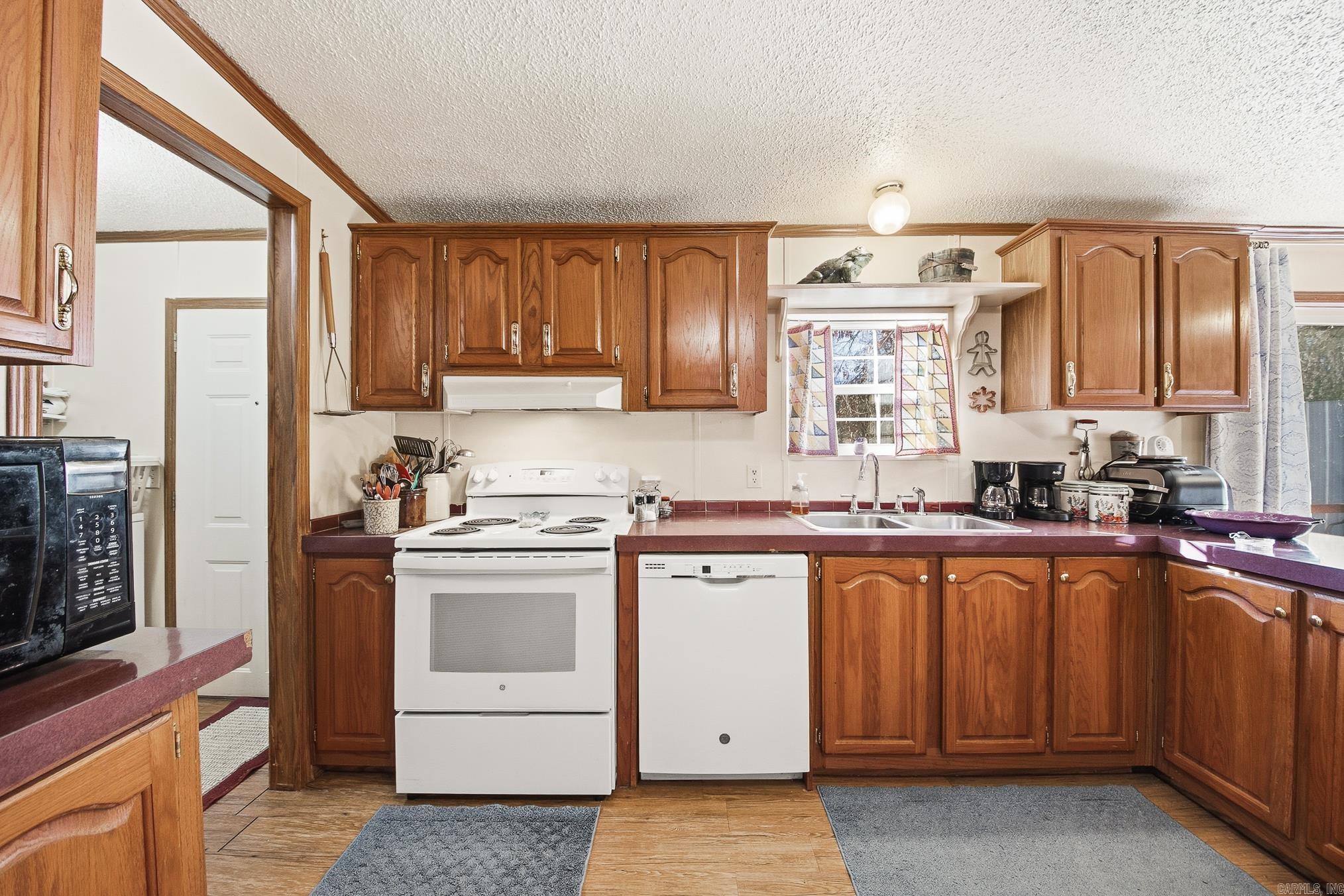 BAYOU METO PLACE - Residential