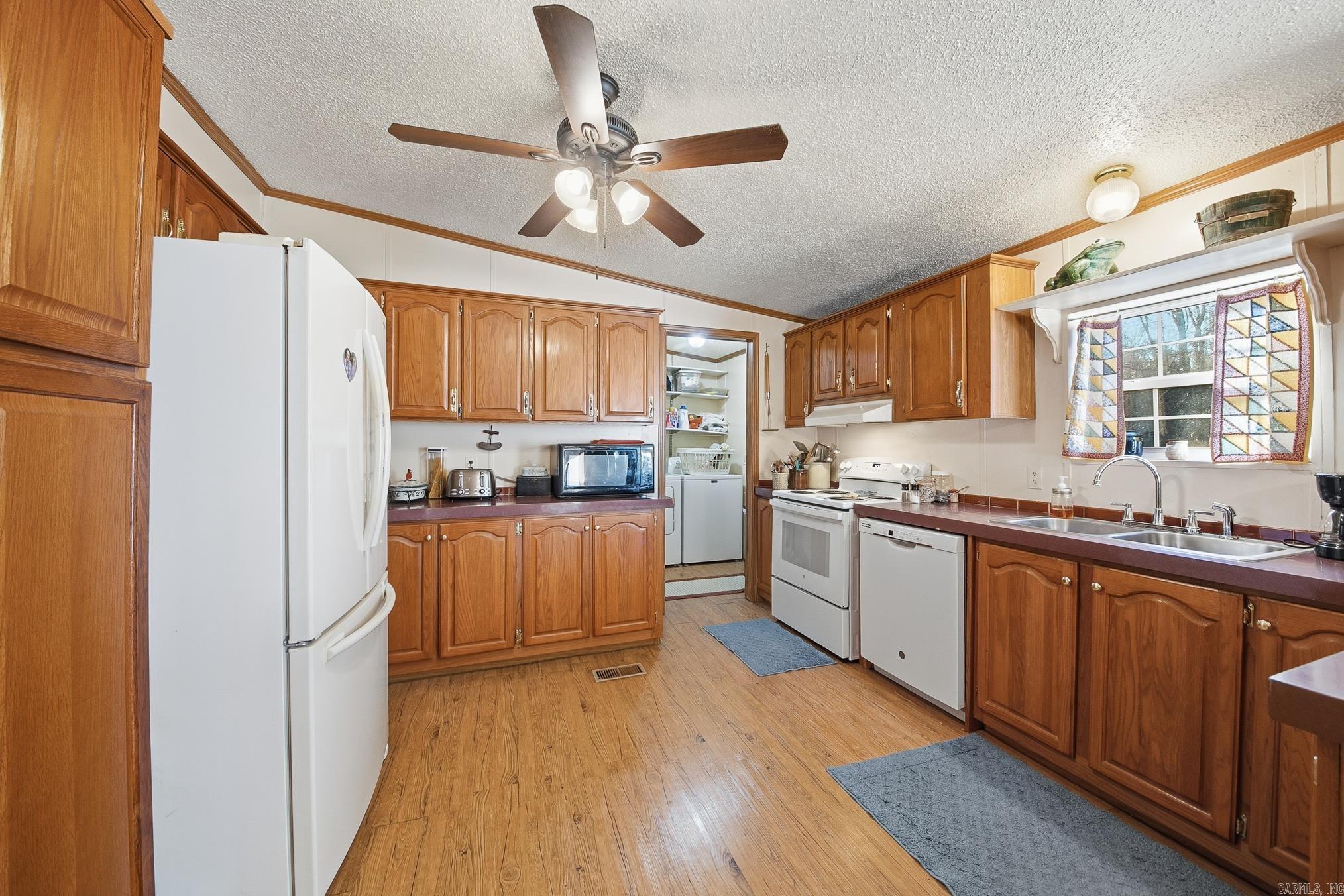 BAYOU METO PLACE - Residential