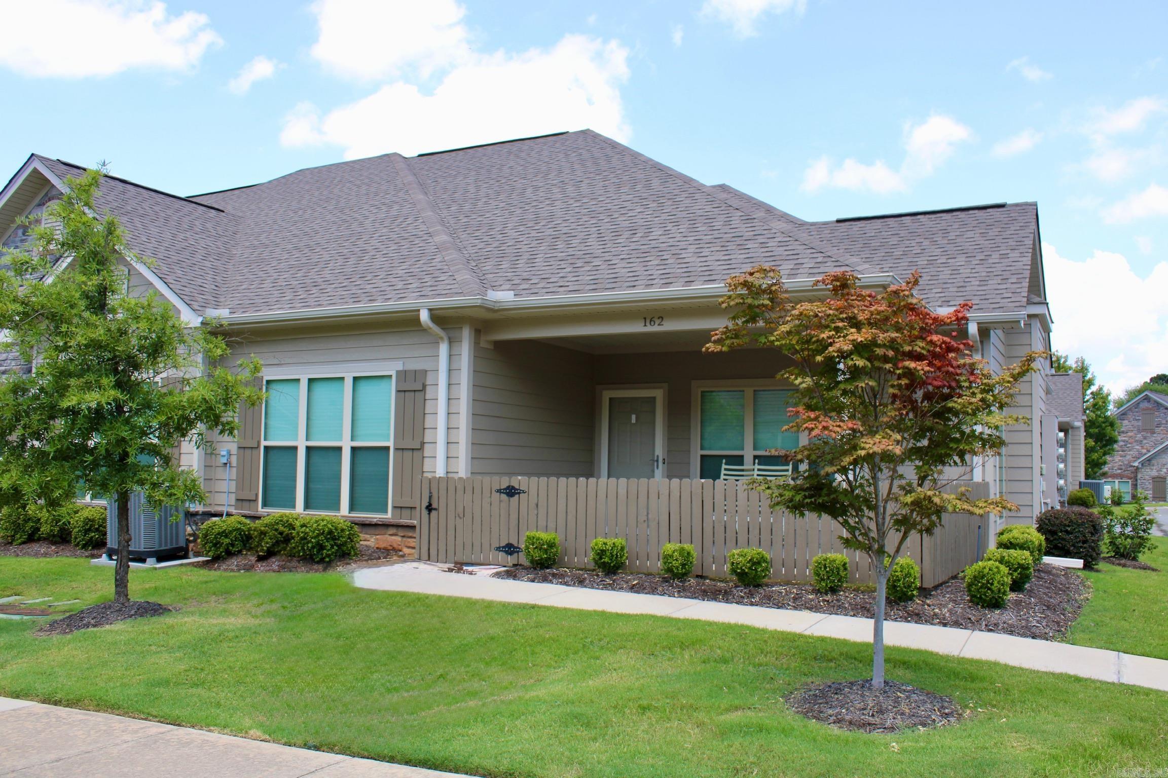 MOUNTAIN TERRACE ESTATES TOWNHOM - Residential