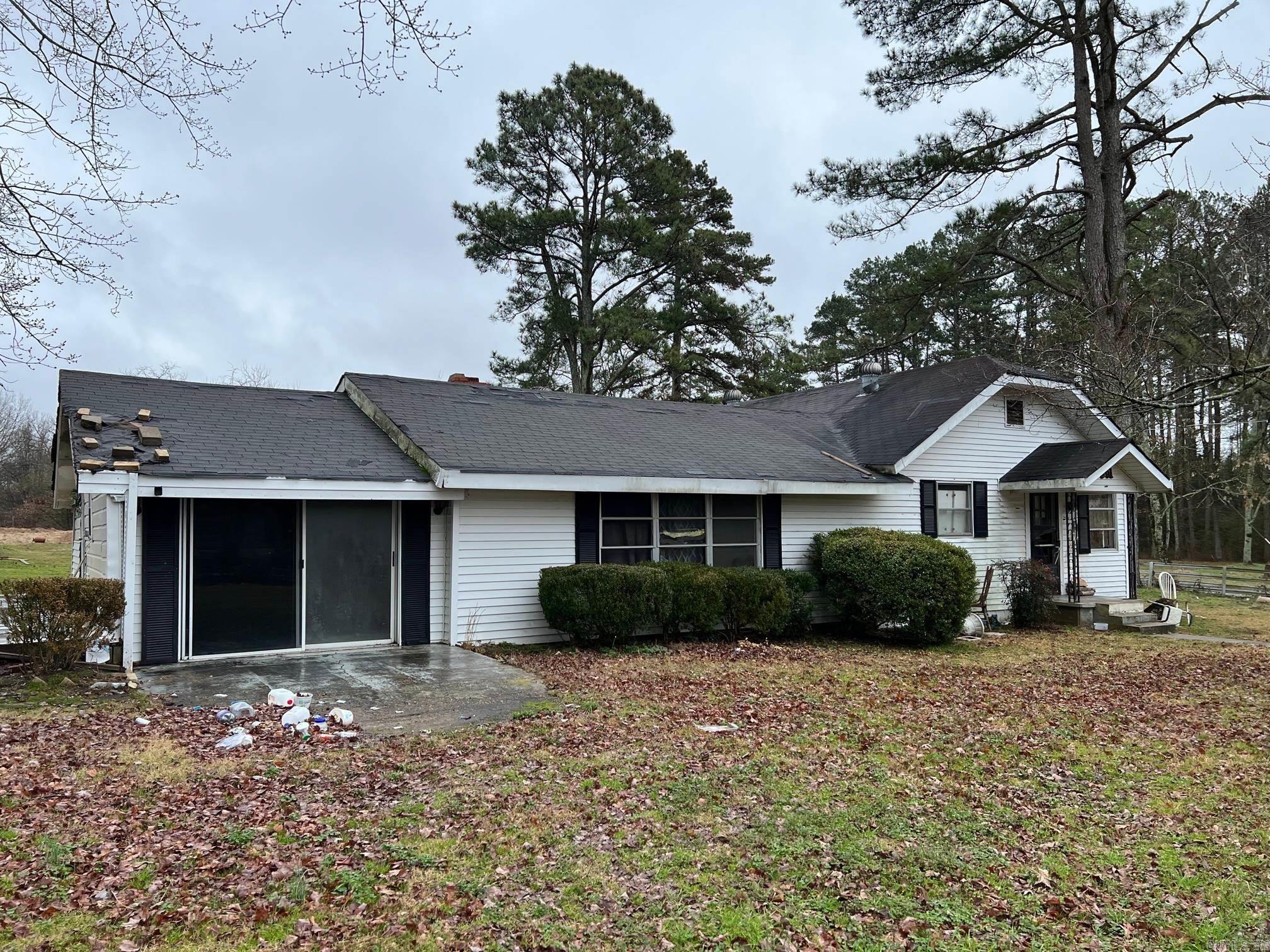 Fixer upper house on 2.2 acres Sell will owner finance this property
