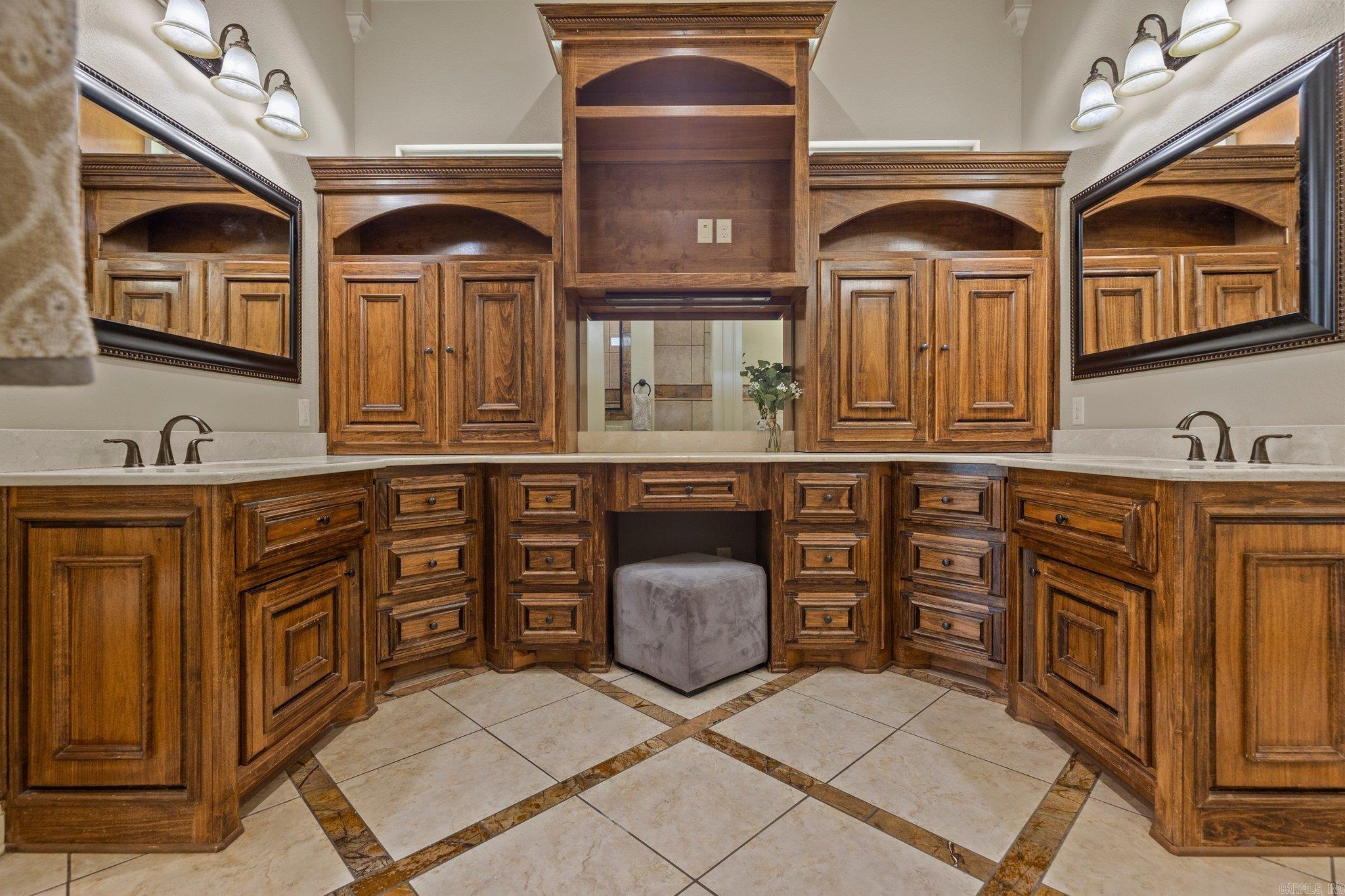 HURRICANE LAKE EST - Residential