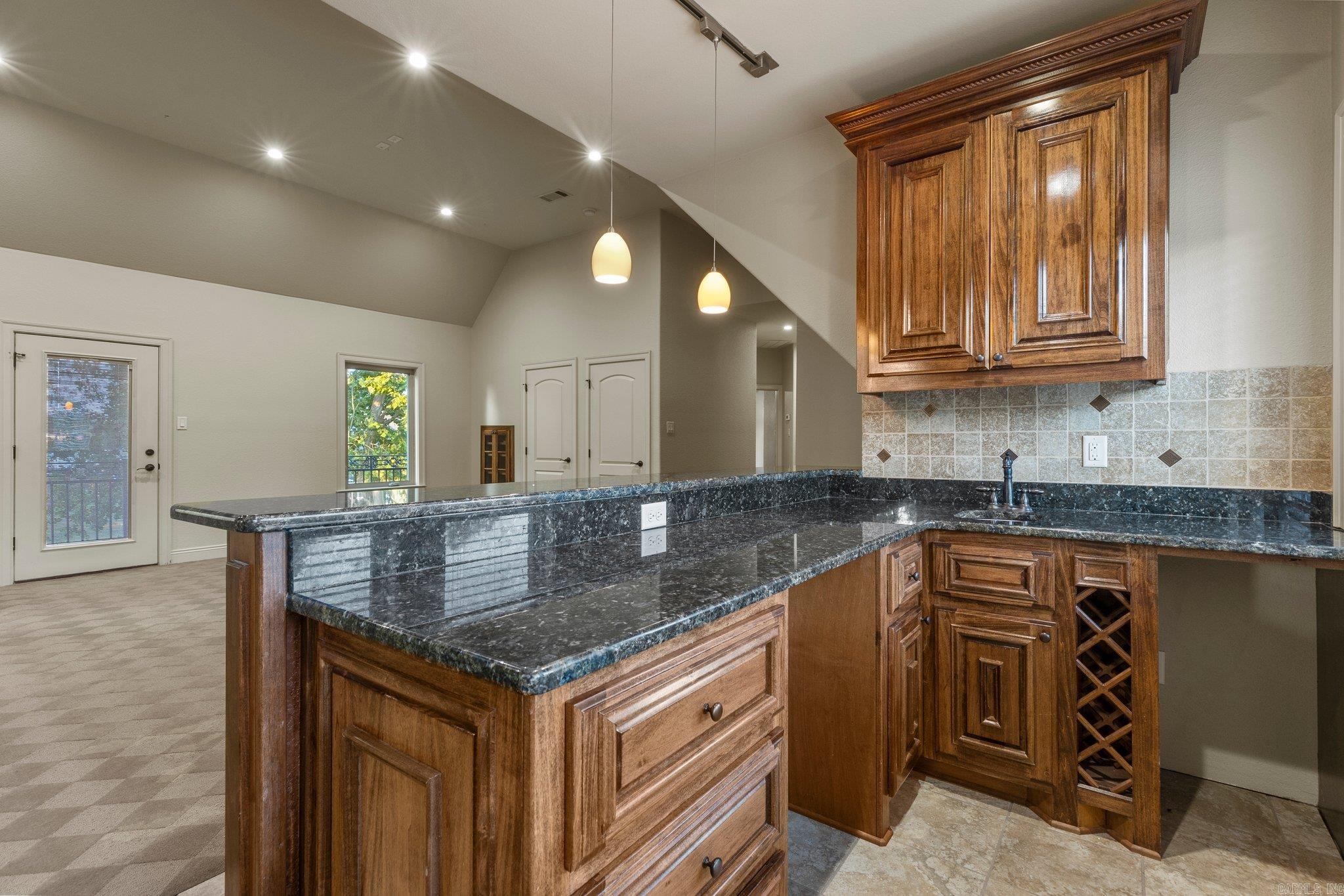 HURRICANE LAKE EST - Residential