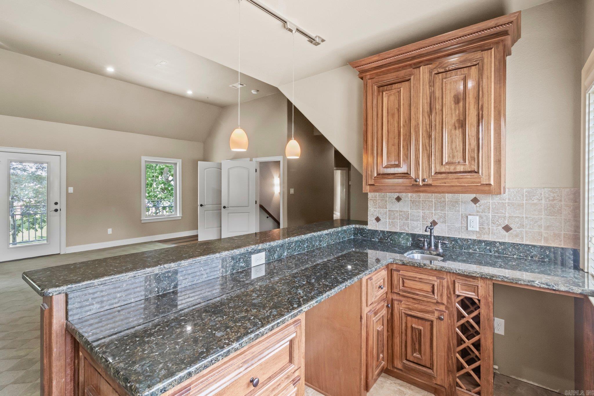 HURRICANE LAKE EST - Residential