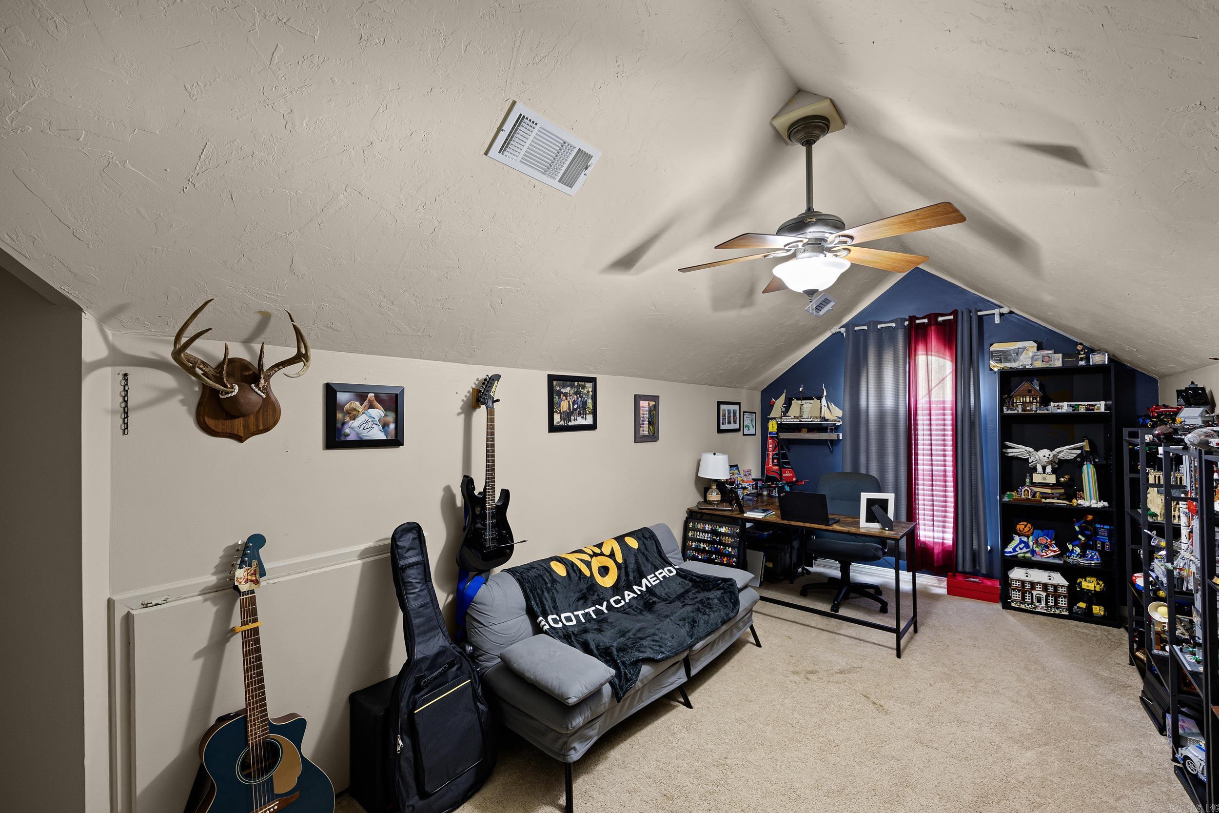 THE CENTER - Residential