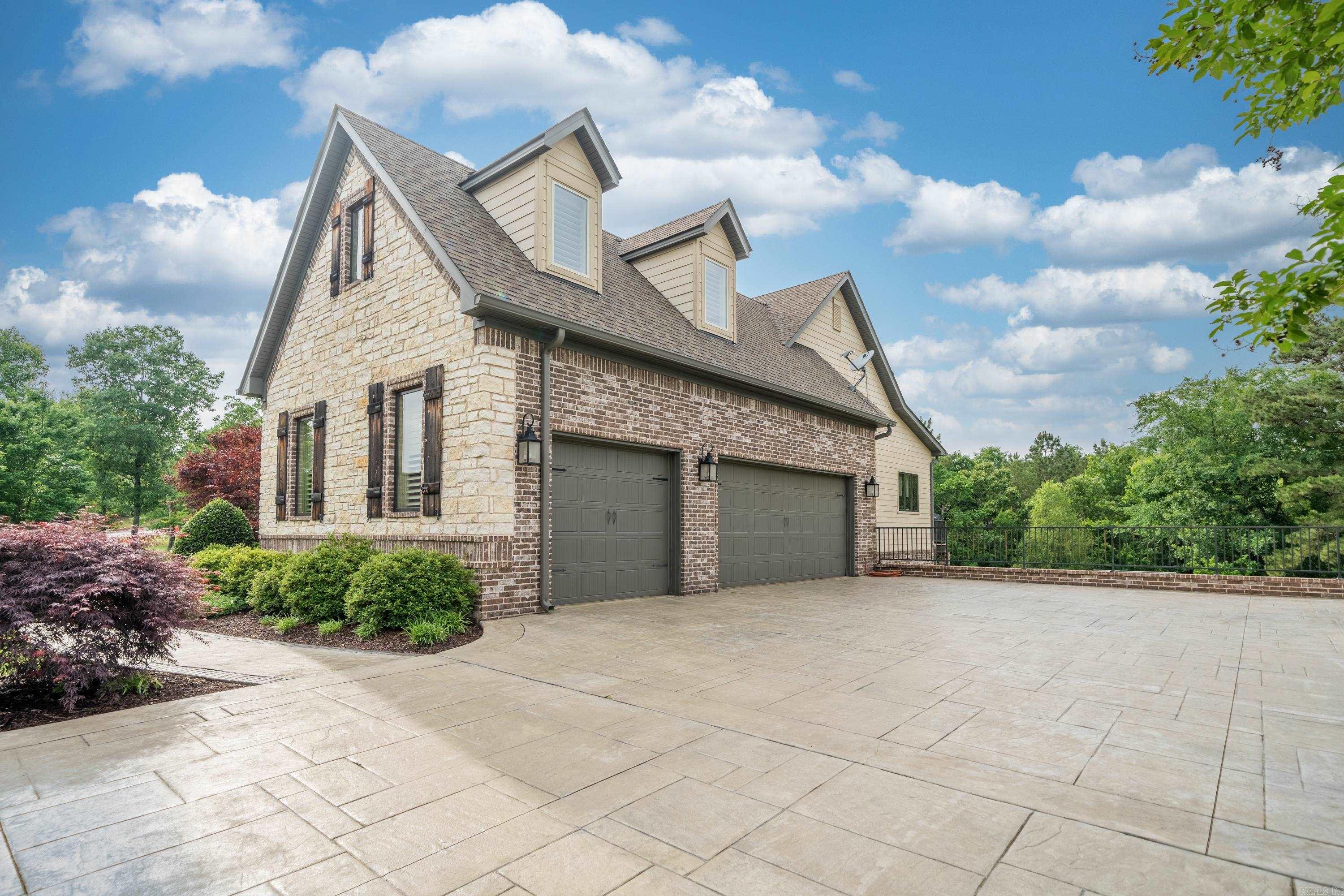 RED OAK RIDGE - Residential