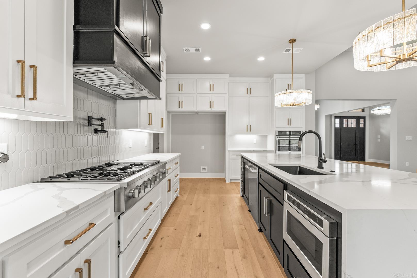 CHENAL VALLEY "FALSTONE COURT" - Residential