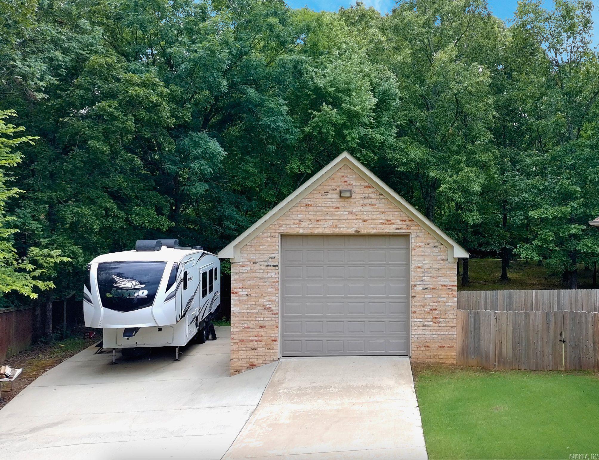 MAGNESS CREEK NORTH - Residential